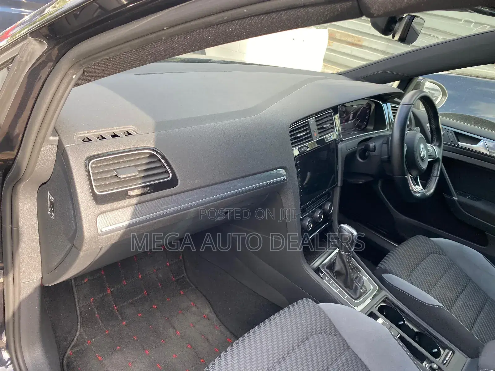 Volkswagen Golf R 4-Door w/DCC & Navigation 2018 Black