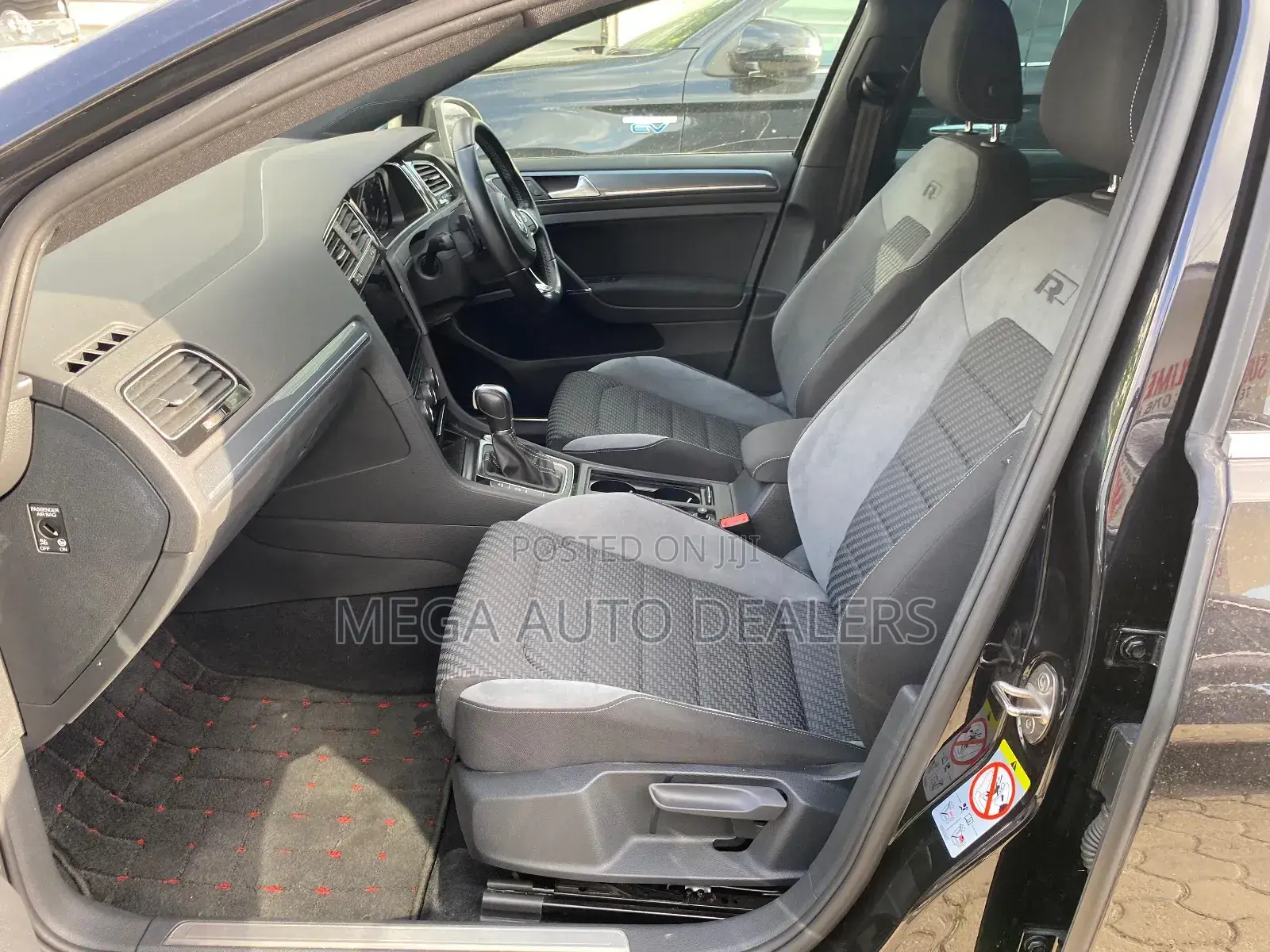 Volkswagen Golf R 4-Door w/DCC & Navigation 2018 Black