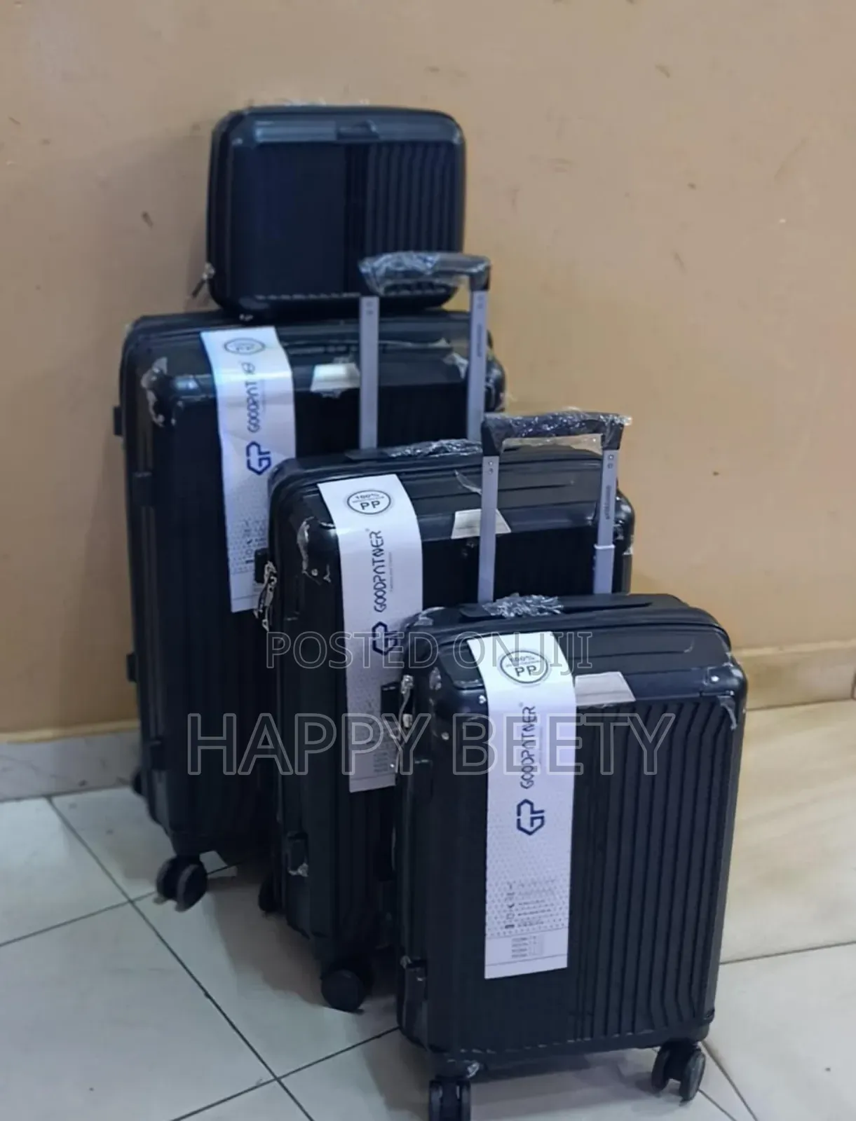 4 in 1 Luxurious Unbreakable Suitcase