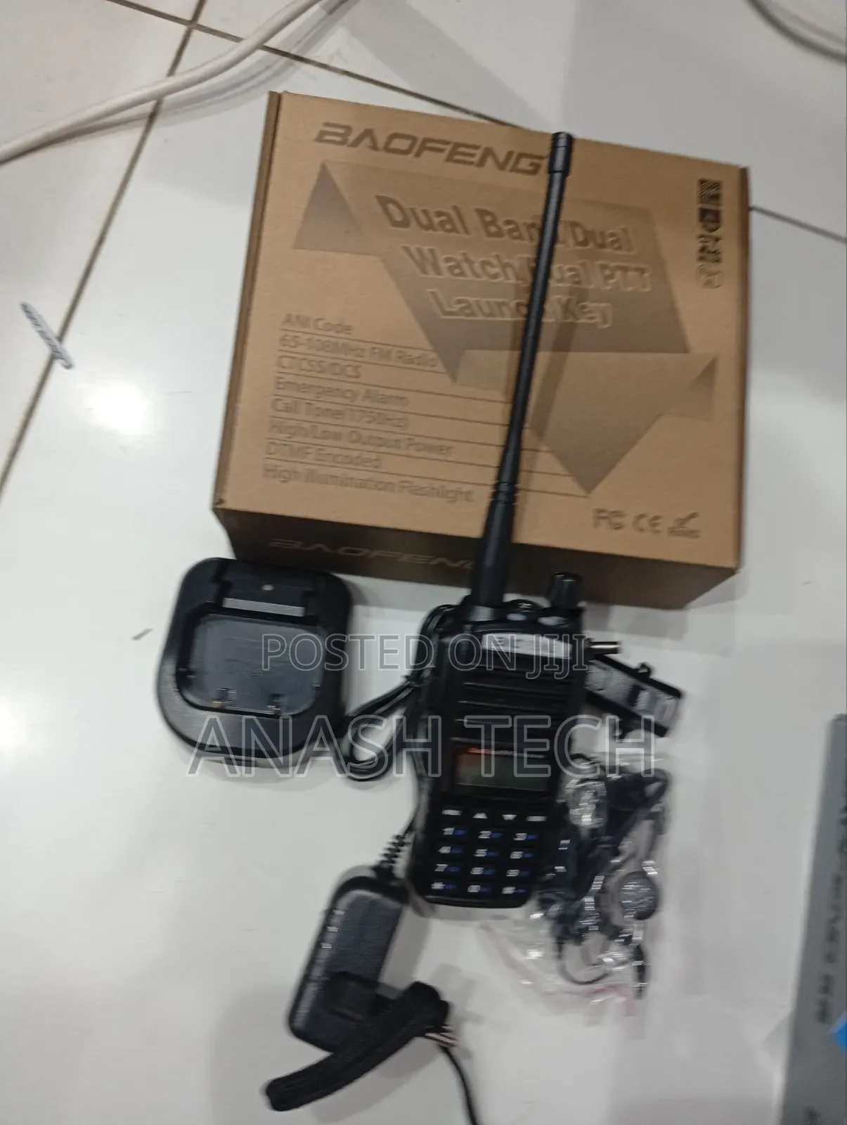 Baofeng Uv-82 Dual Band Handheld Transceiver Walkie Talkie