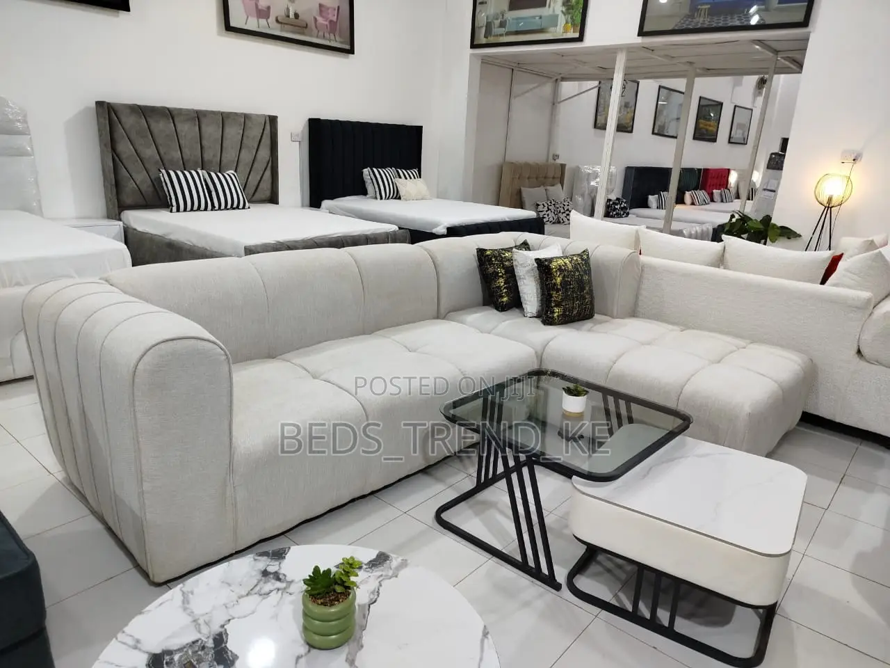 6 Seater White Sectional Bubble L Seat