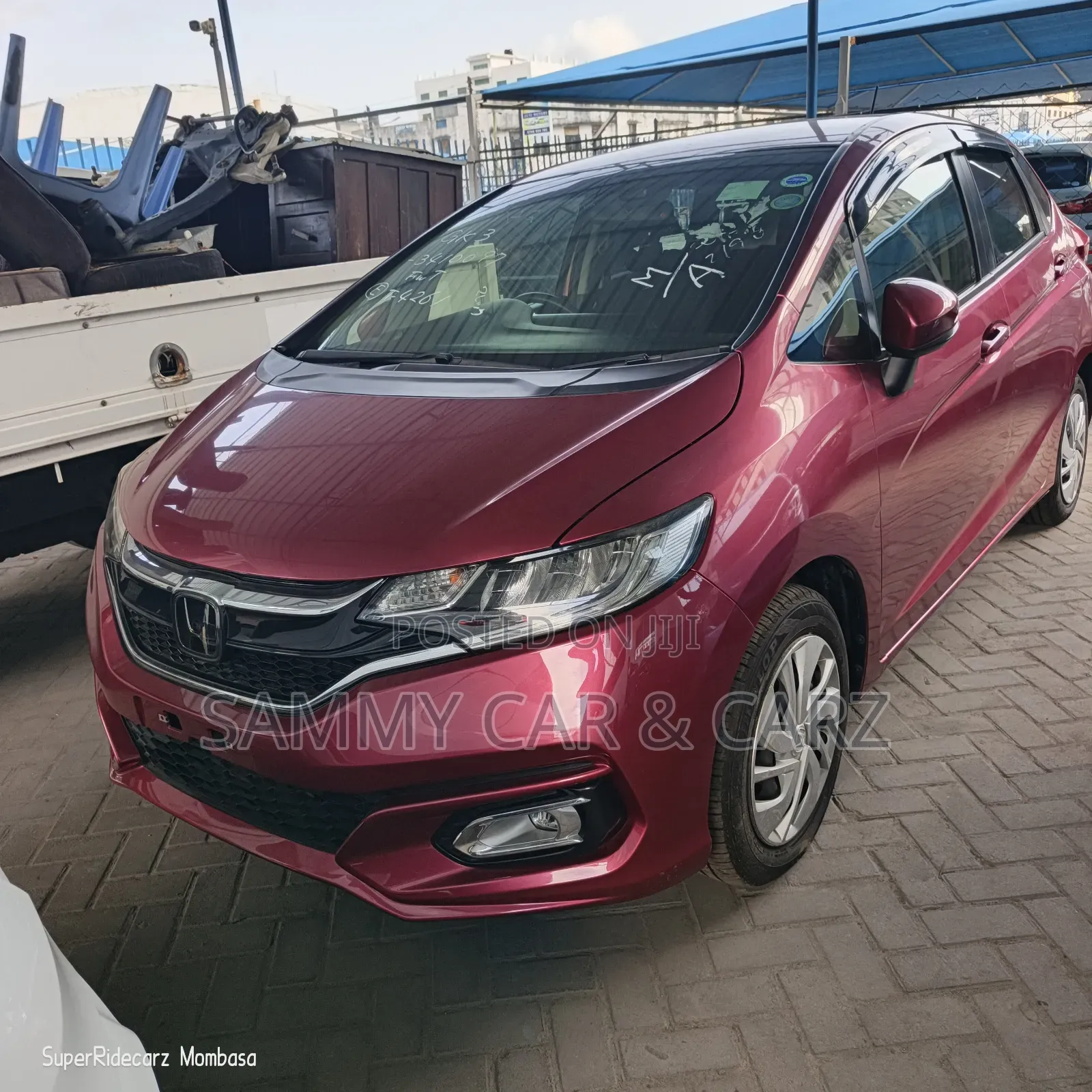Honda Fit 2018 Maroon