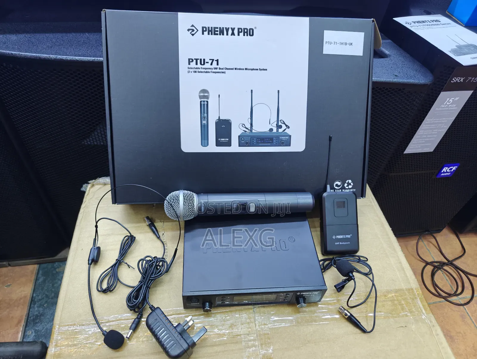 Phenyx Wireless Microphone With Lapel