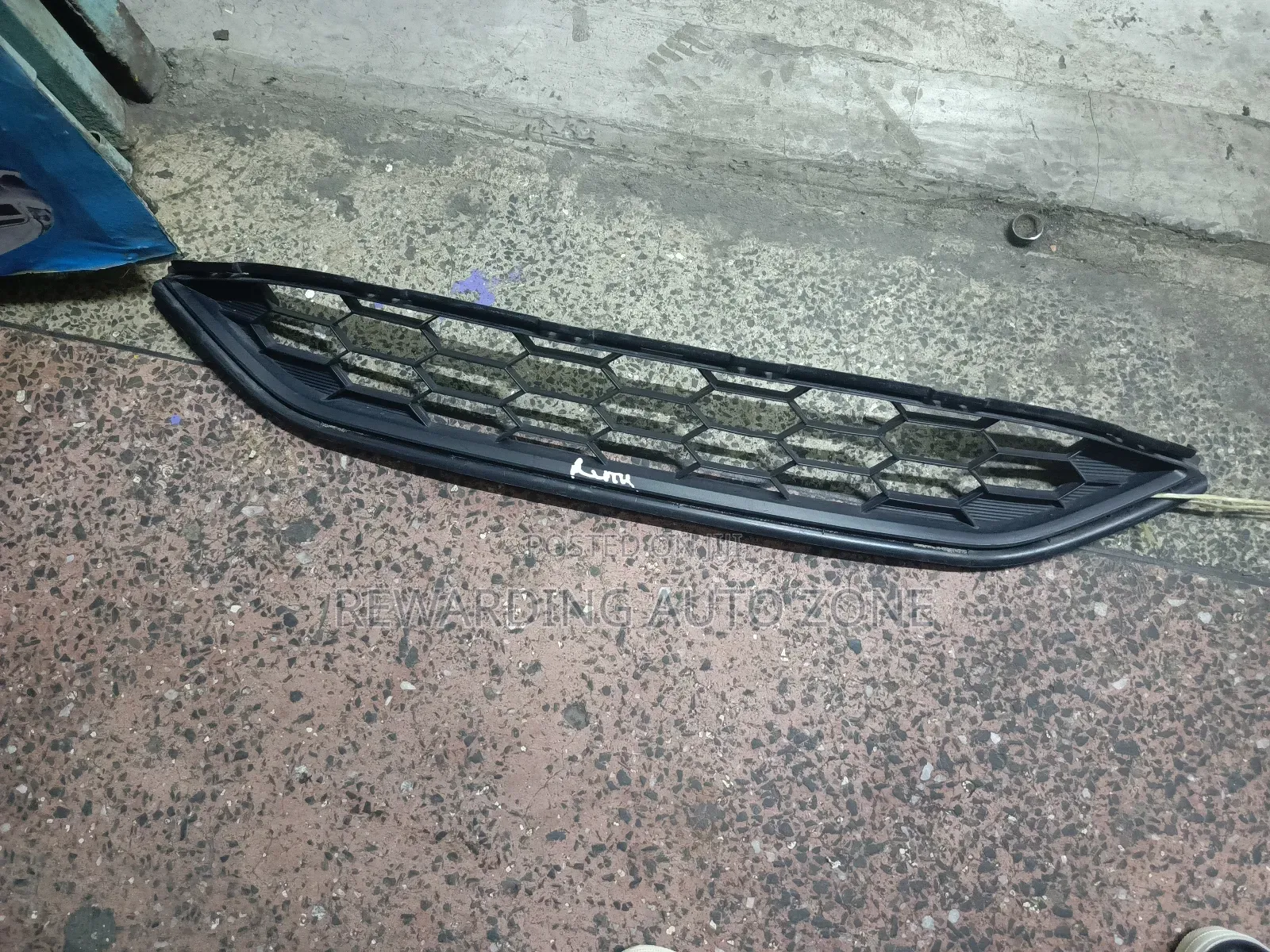 Honda Vezel Lower Bumper Grille