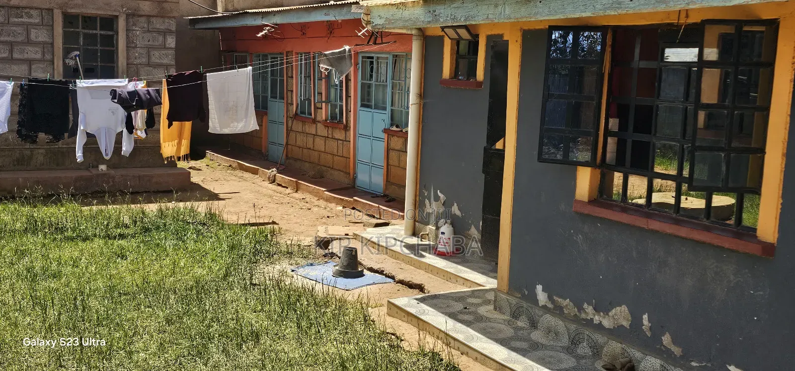 10bdrm Duplex in Kimumu for sale