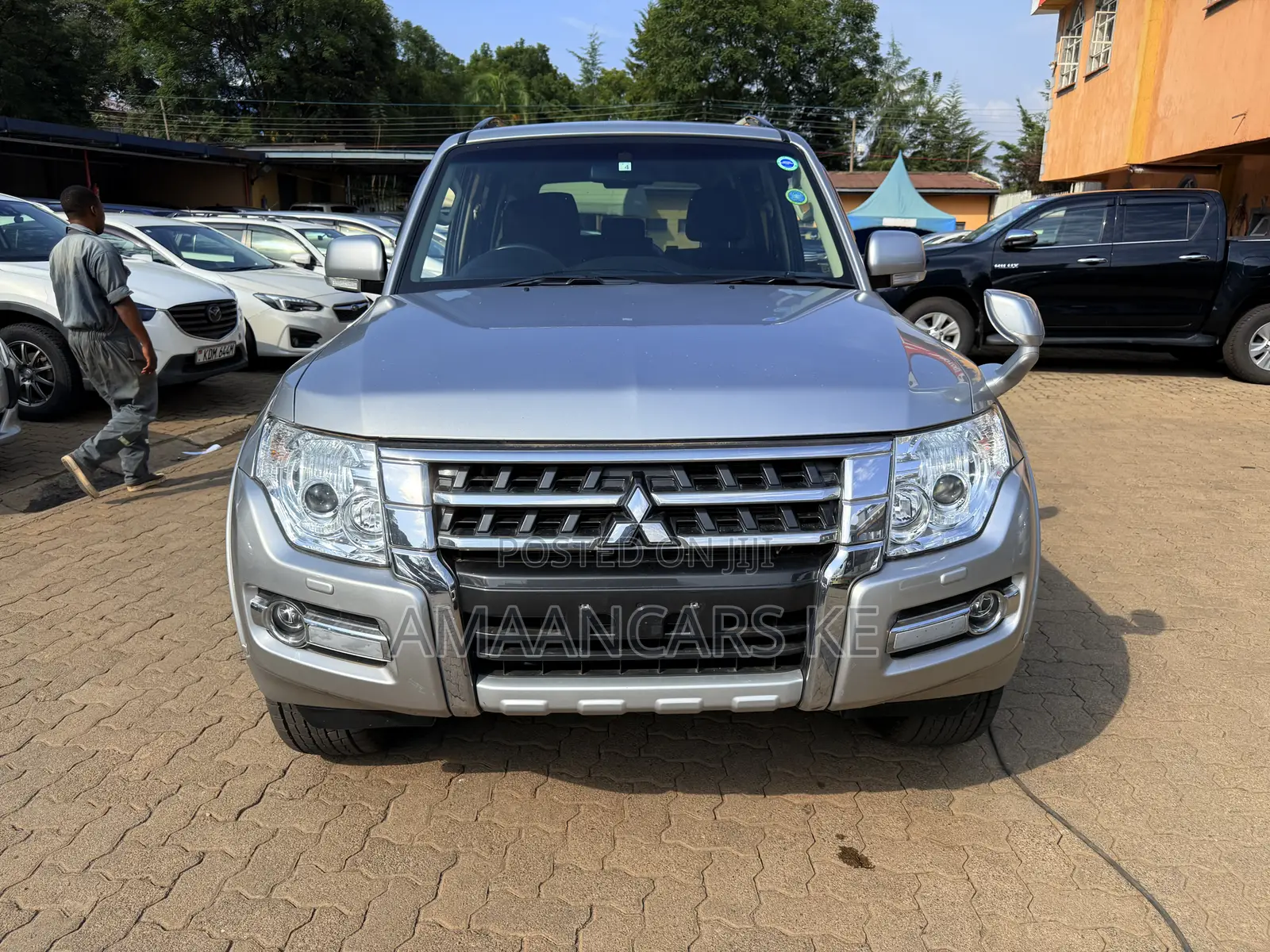 Mitsubishi Pajero V80 3.2 DI-D 2018 Gray