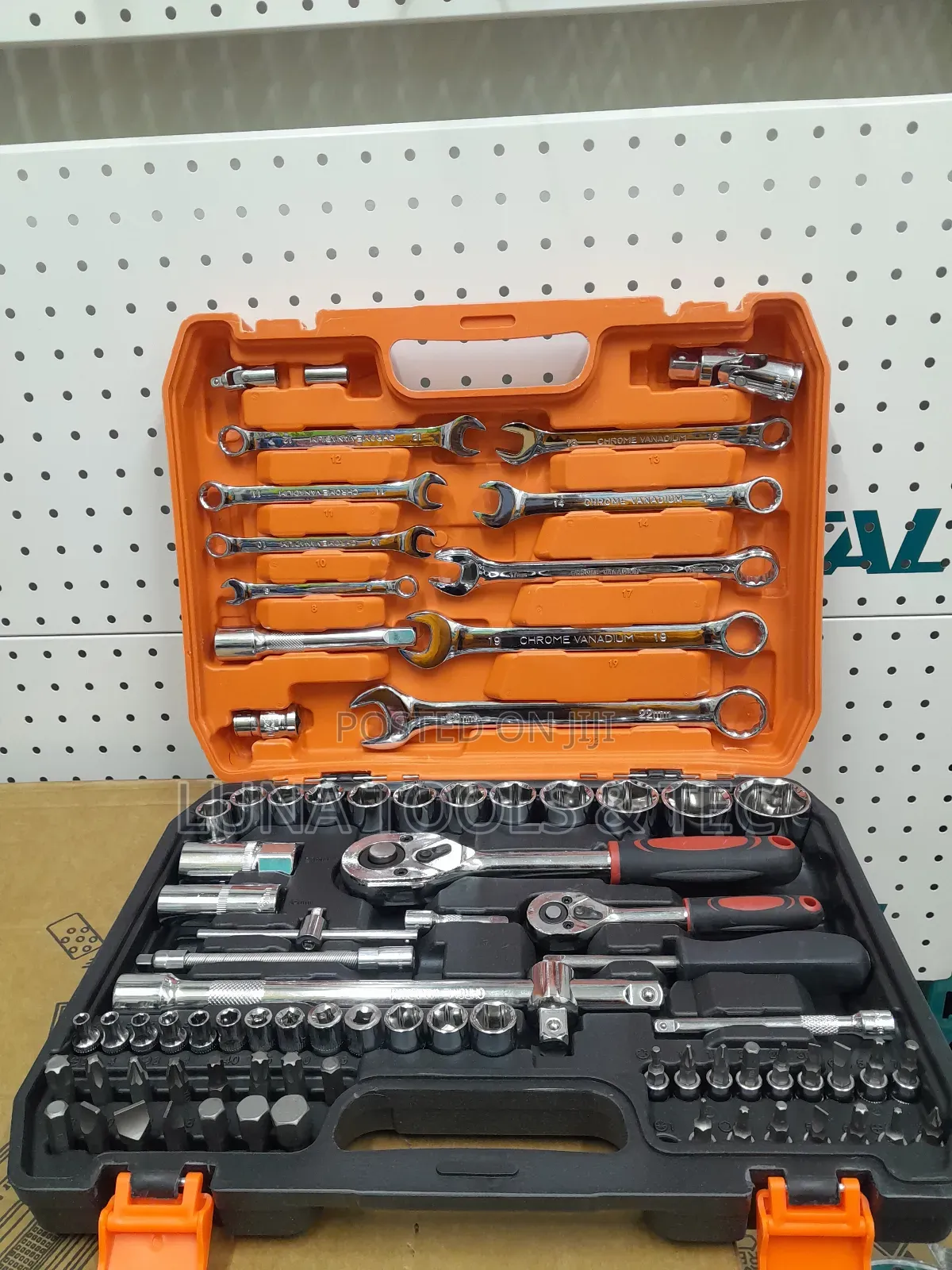 82pcs Socket Wrench Set