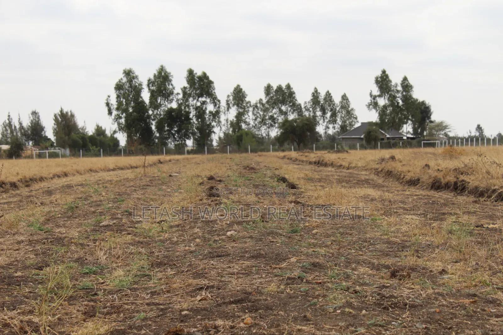 Selling For 1.35 Million, 500 Mtrs From Tarmac, 2km From Kag