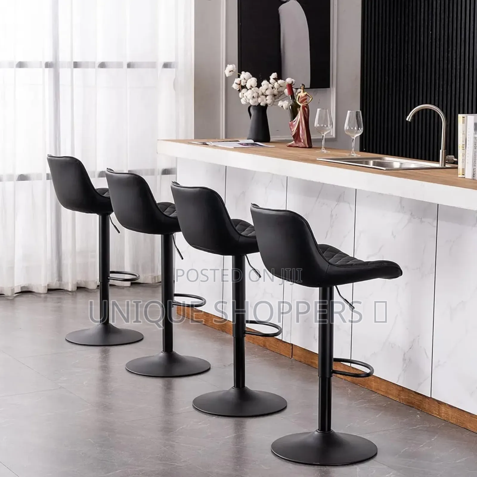 Classy Kitchen Island Stool in Leather