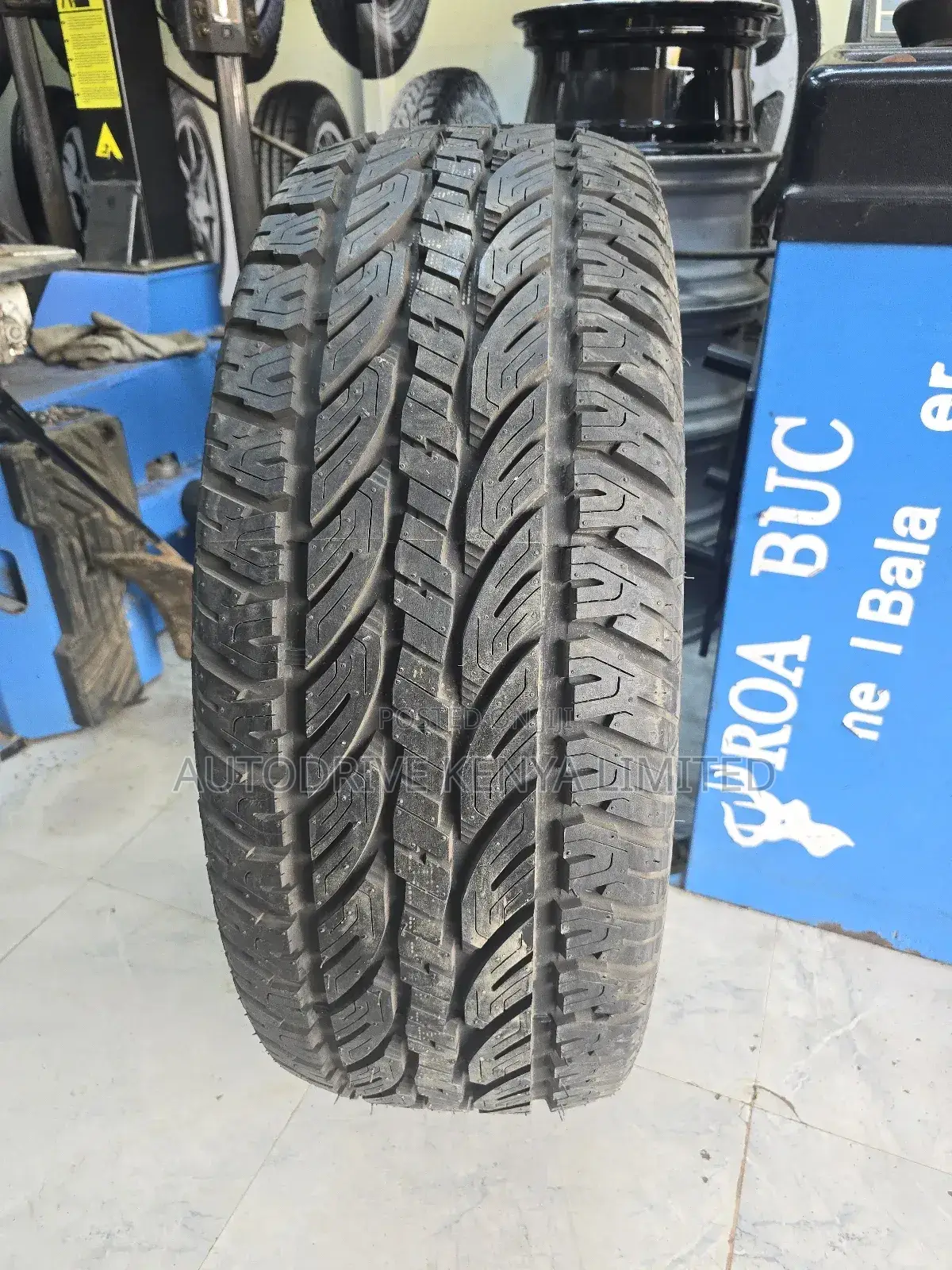 275/55r20 Tourador All Terrain Tire