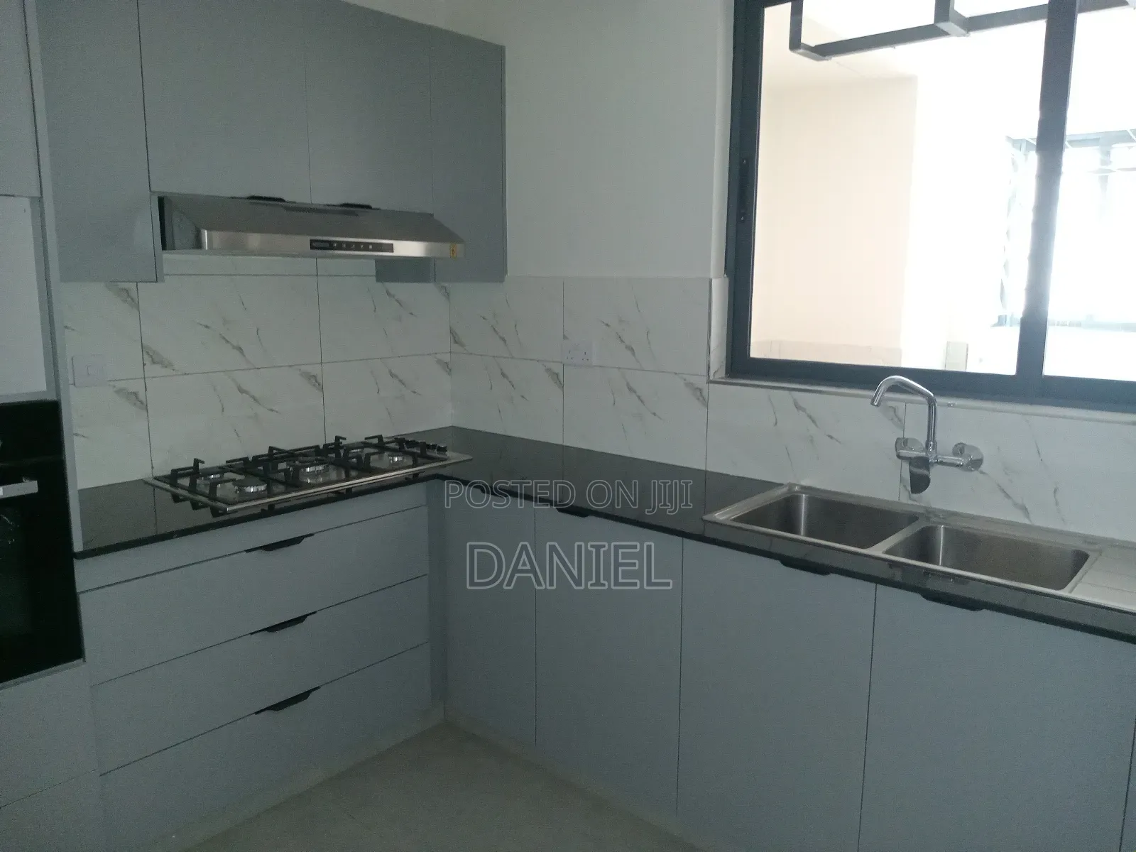 3bdrm Apartment in Parklands/Highridge for sale