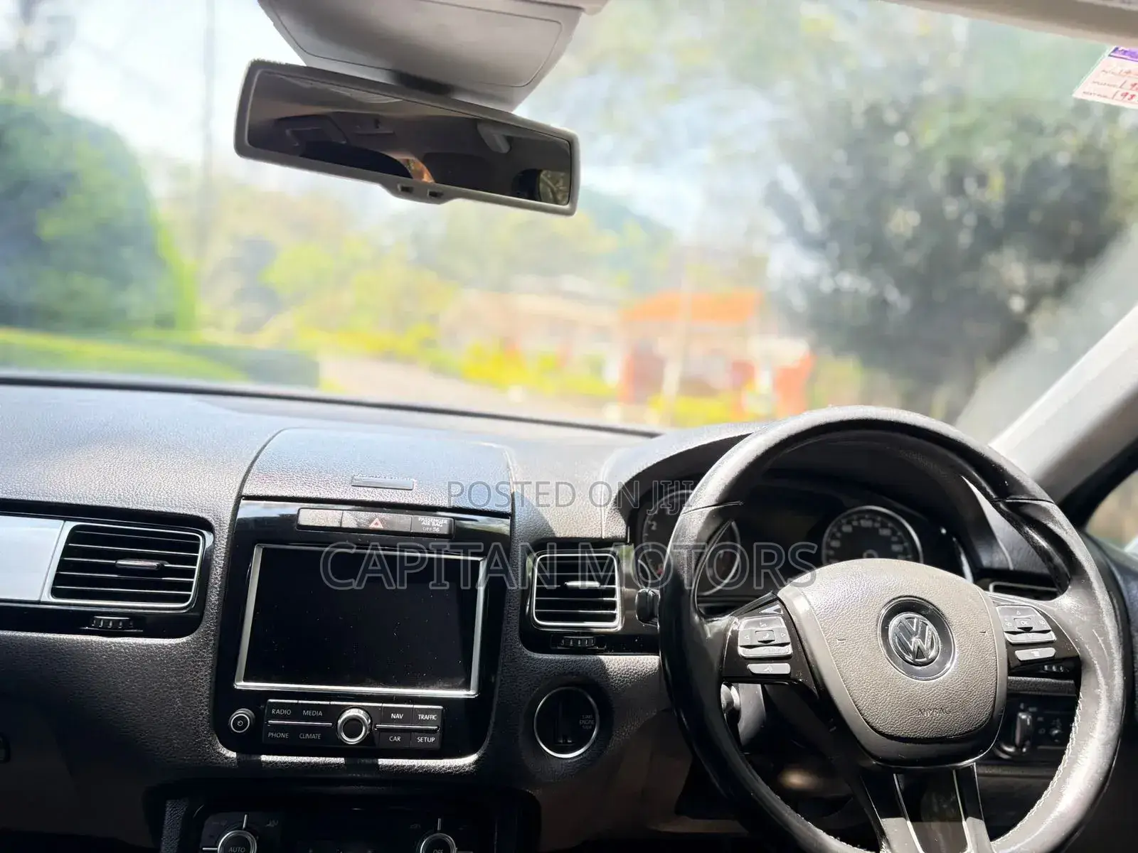Volkswagen Touareg VR6 Lux 2011 Silver