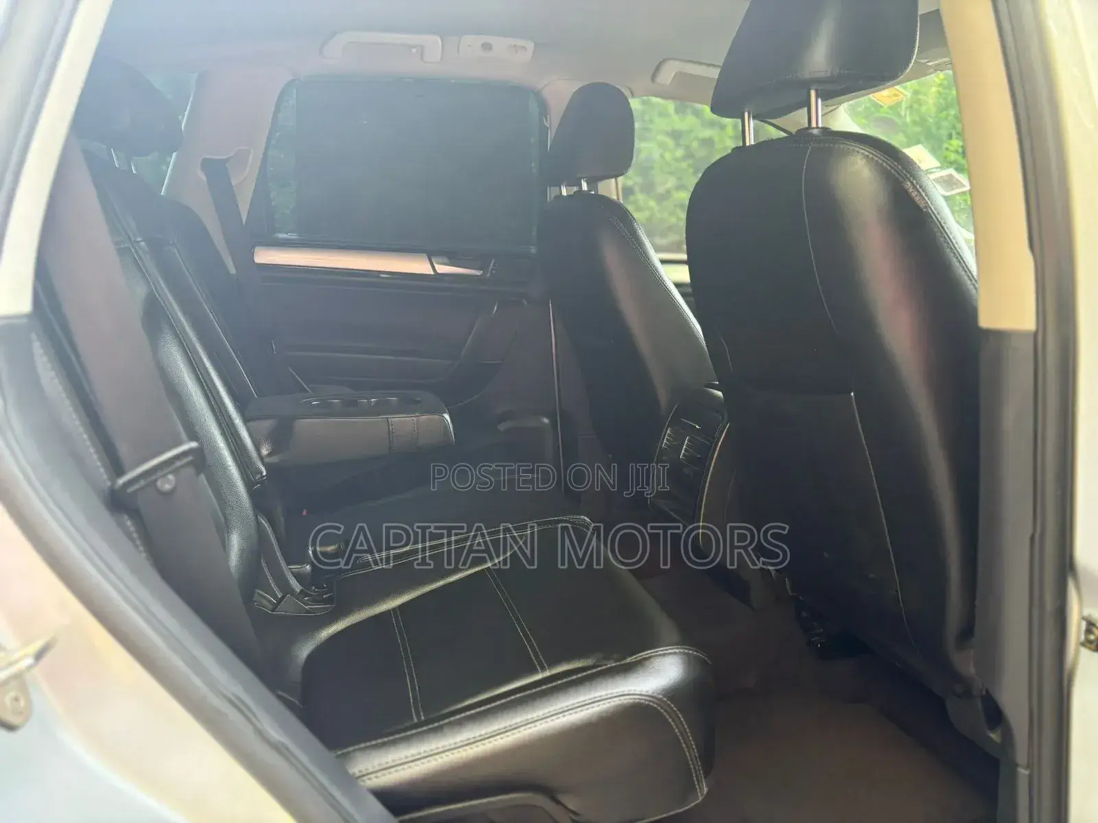 Volkswagen Touareg VR6 Lux 2011 Silver