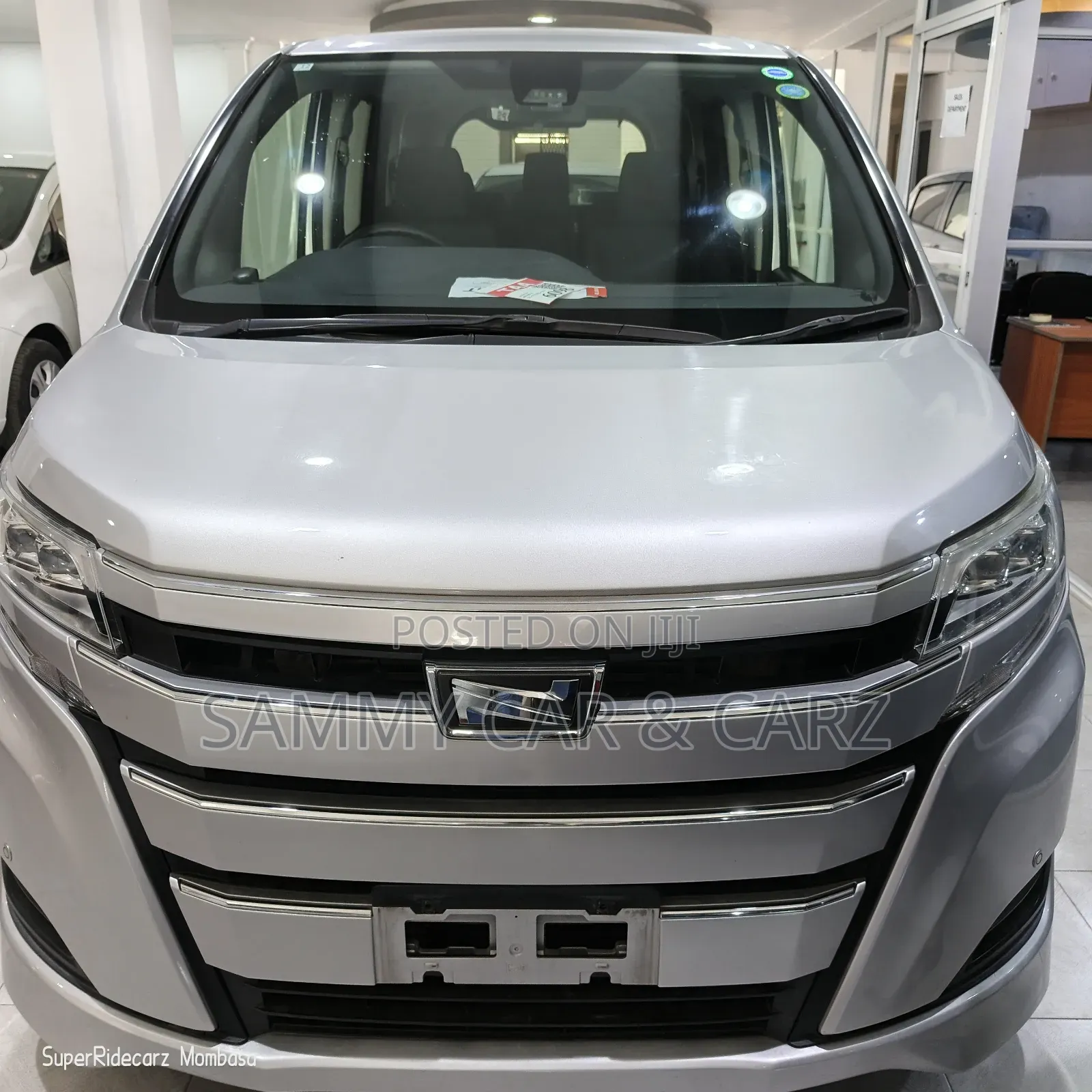 Toyota Noah 2.0 FWD (8 Seater) 2018 Silver