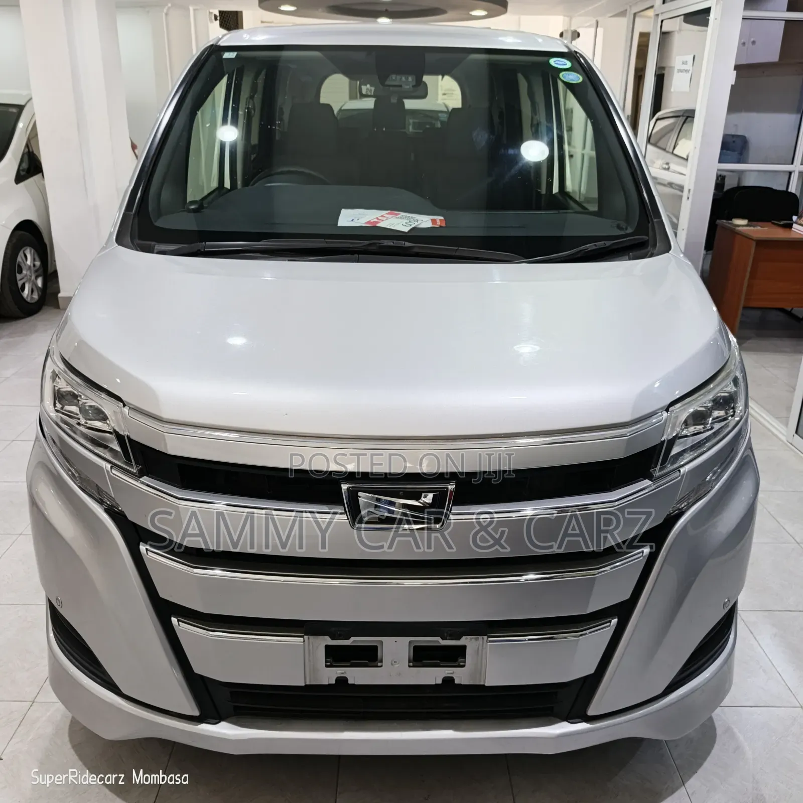 Toyota Noah 2.0 FWD (8 Seater) 2018 Silver