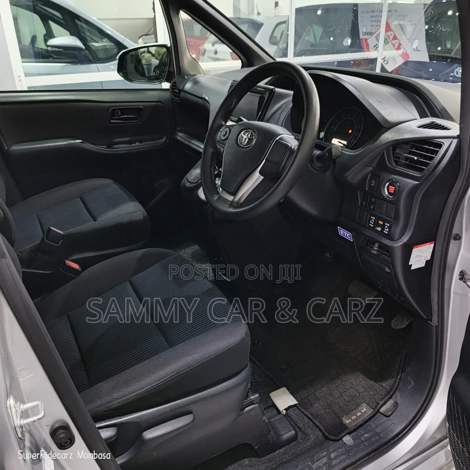 Toyota Noah 2.0 FWD (8 Seater) 2018 Silver