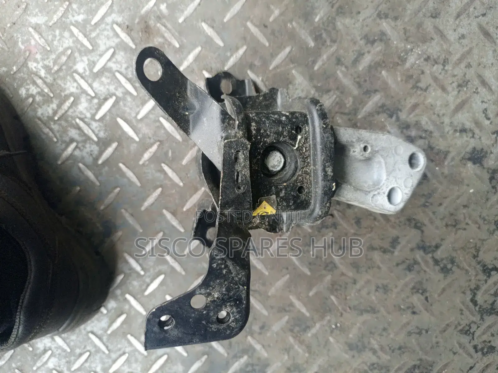 Engine Mount Axio