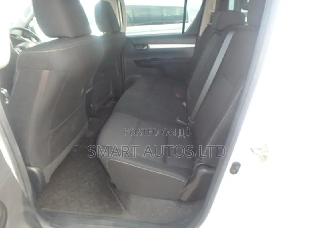 Toyota Hilux 2019 Pearl