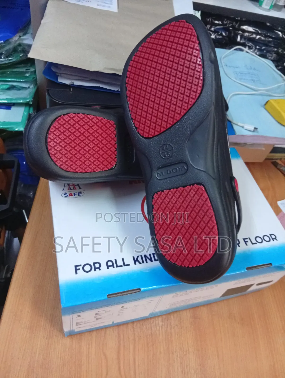 Antislip Crocks/ Kitchen