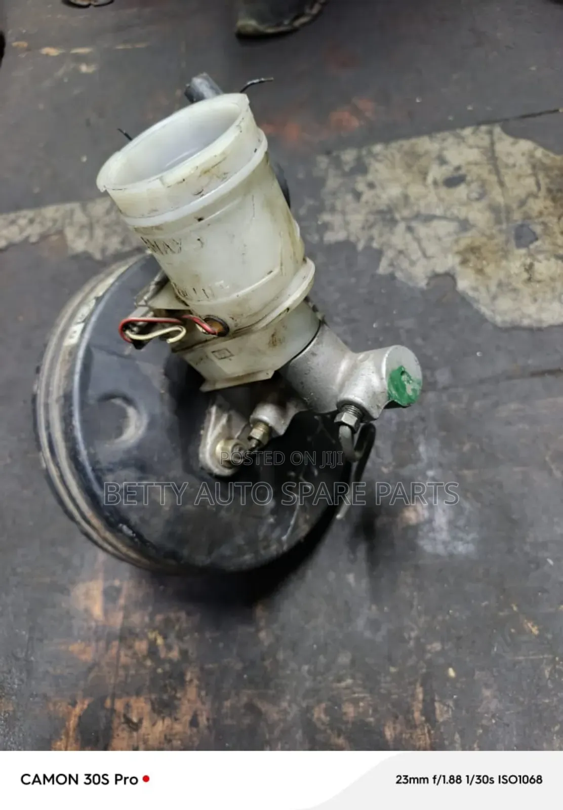 Nissan Duet Brake Booster