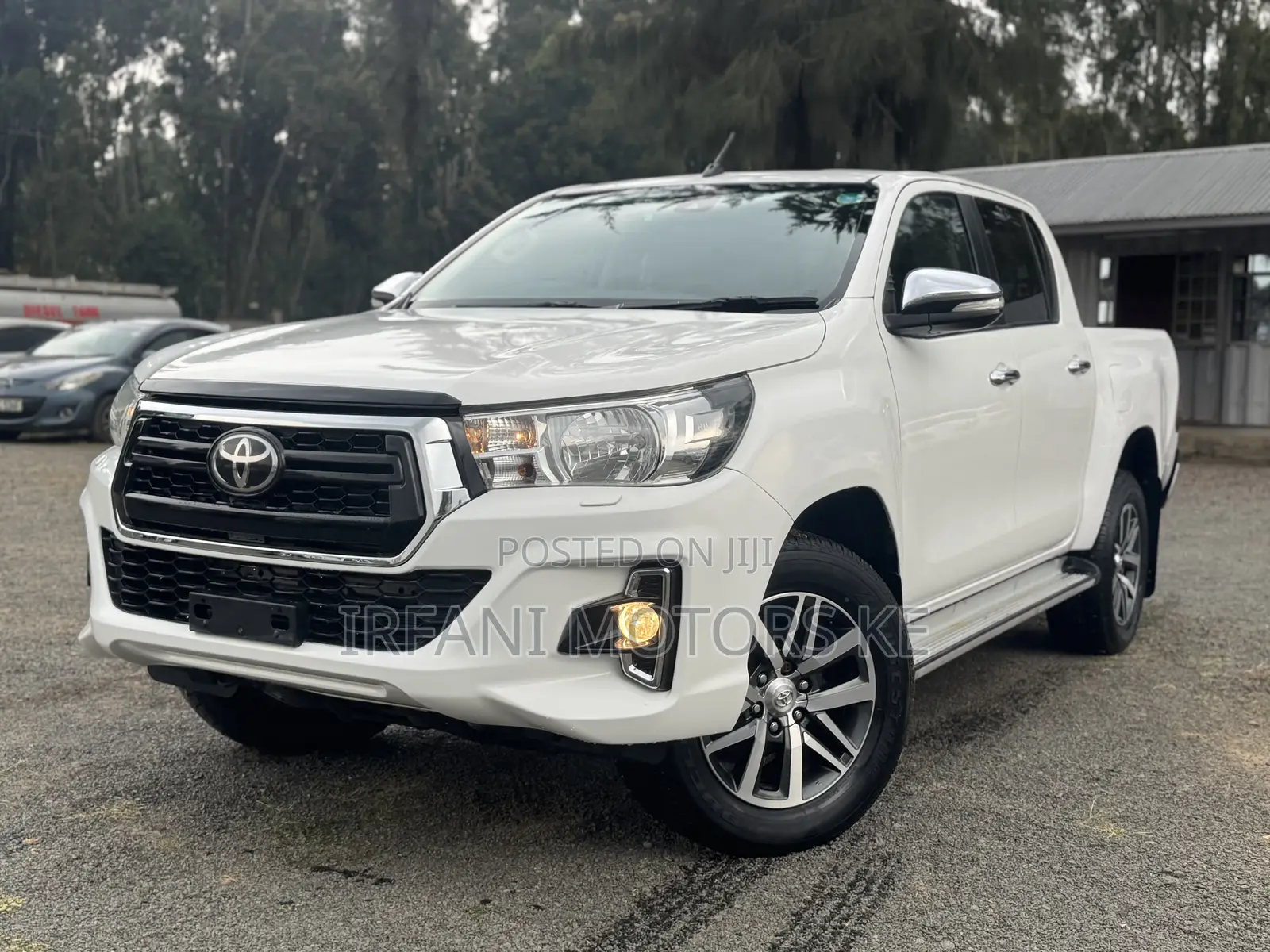 Toyota Hilux Workmate 4x4 2017 White