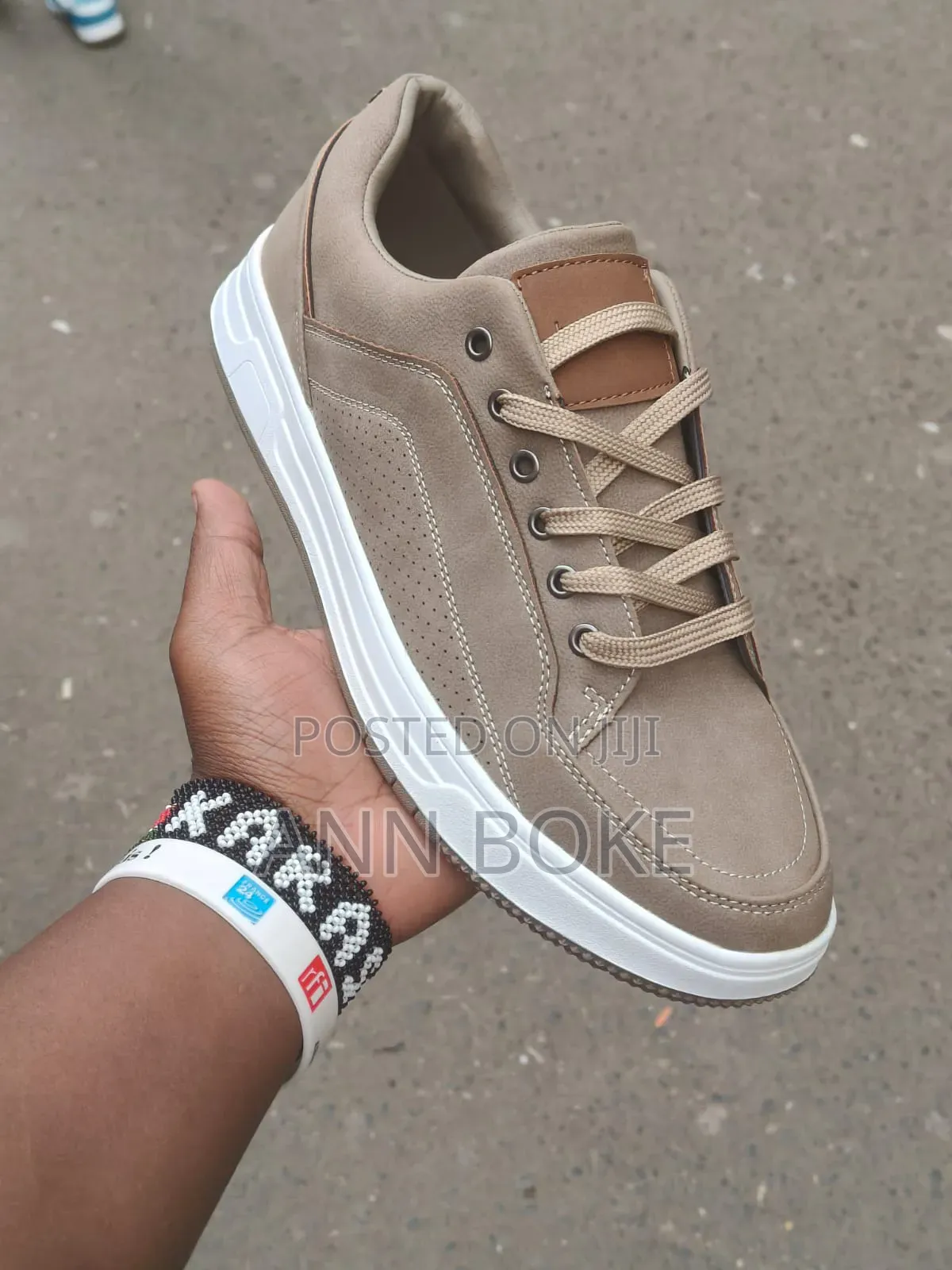 Barraco Casual Size 40-45 Colours: Beige and Black