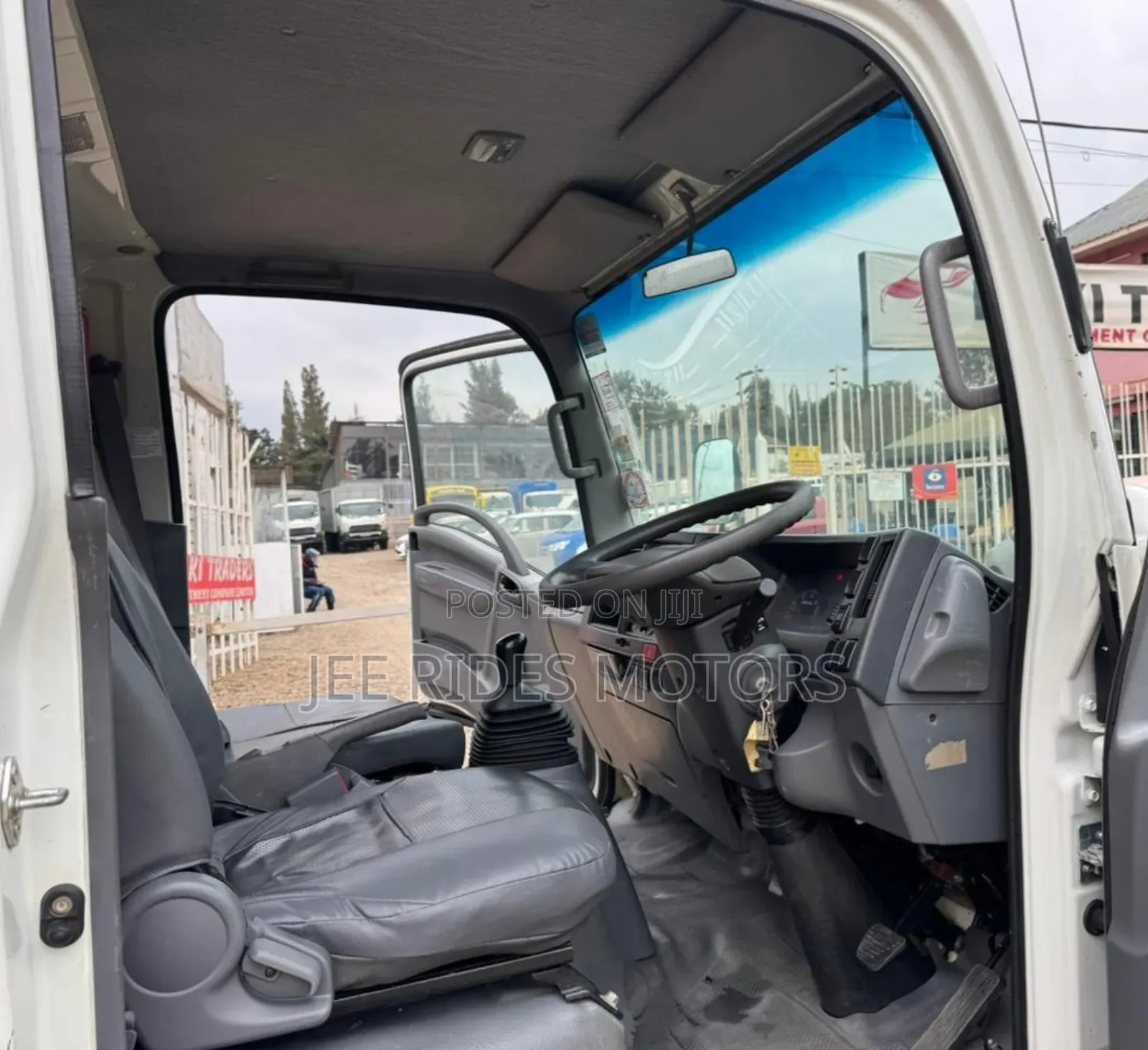 Isuzu NMR Local 2021 White