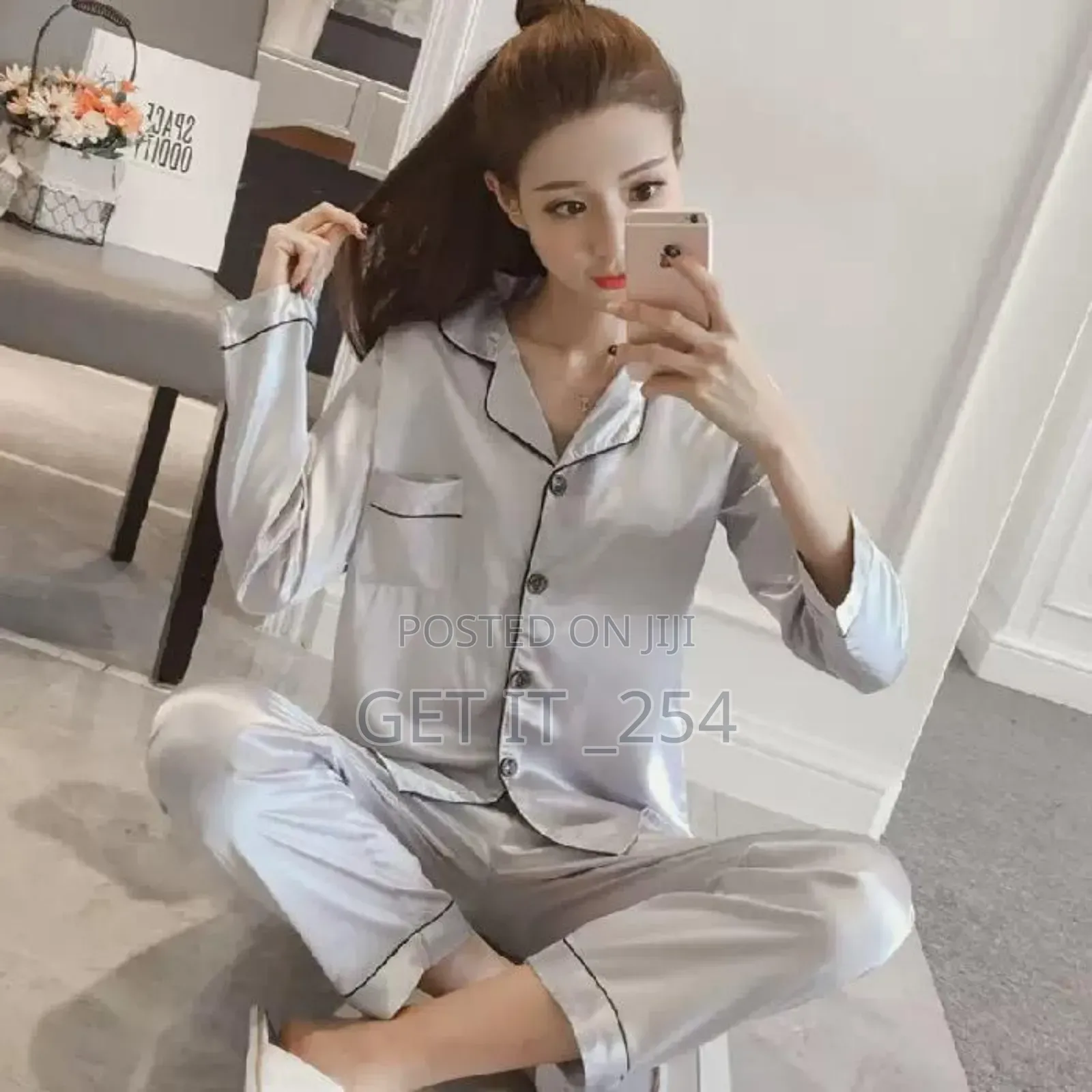 Silk Long Sleeve Pajamas.*
🔹 *2in1*
🔹