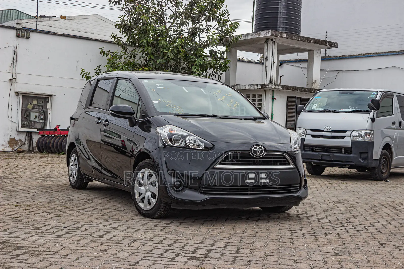 Toyota Sienta 1.5 Hybrid FWD 2018 Black