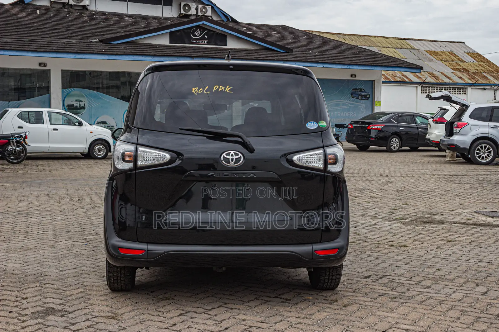 Toyota Sienta 1.5 Hybrid FWD 2018 Black