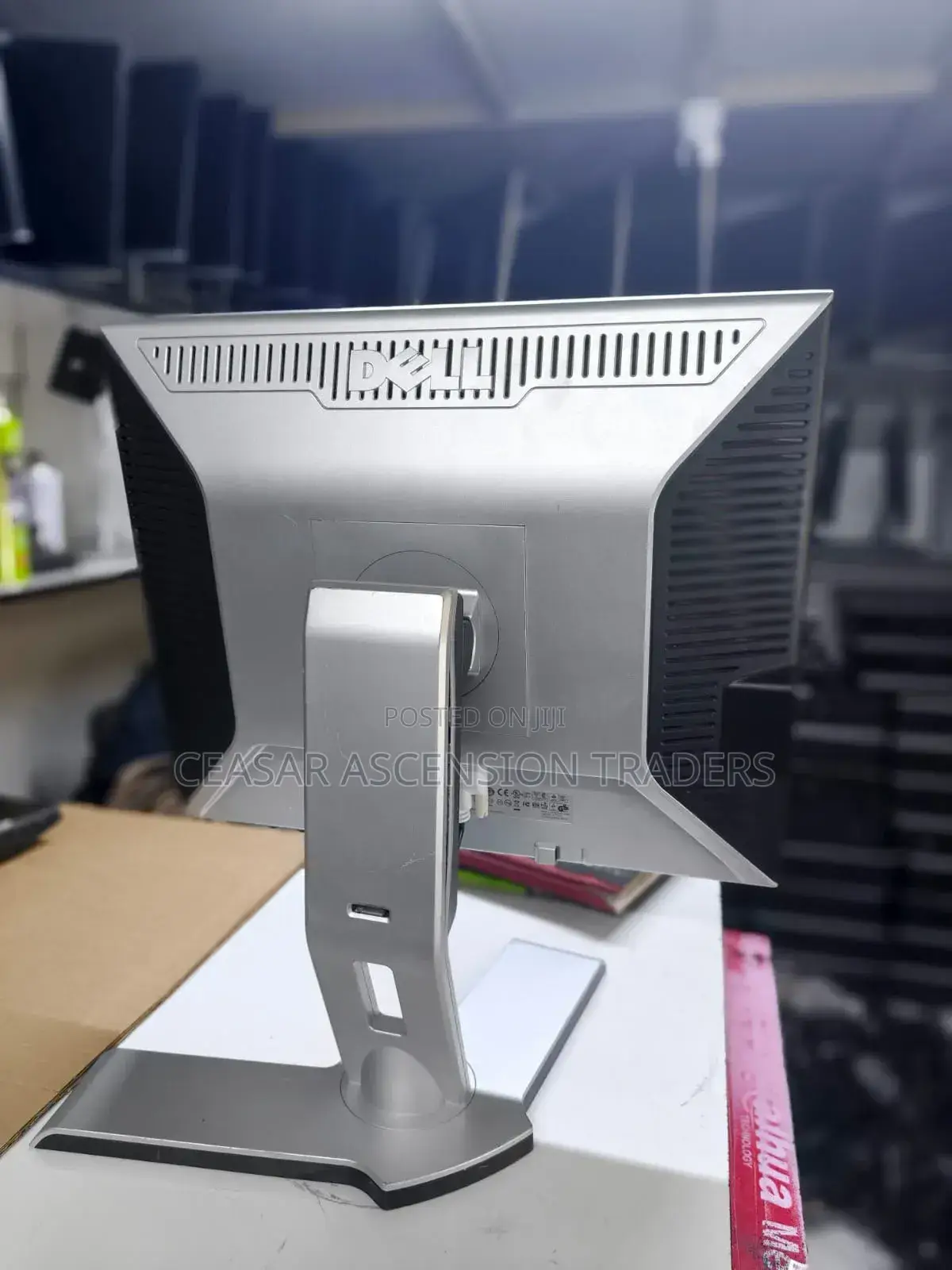 Dell 19inch Square