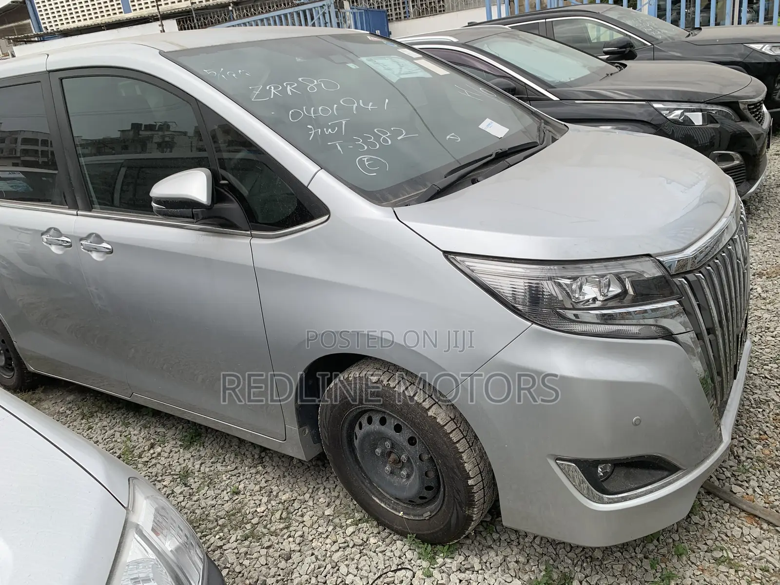 Toyota Esquire 2018 Silver