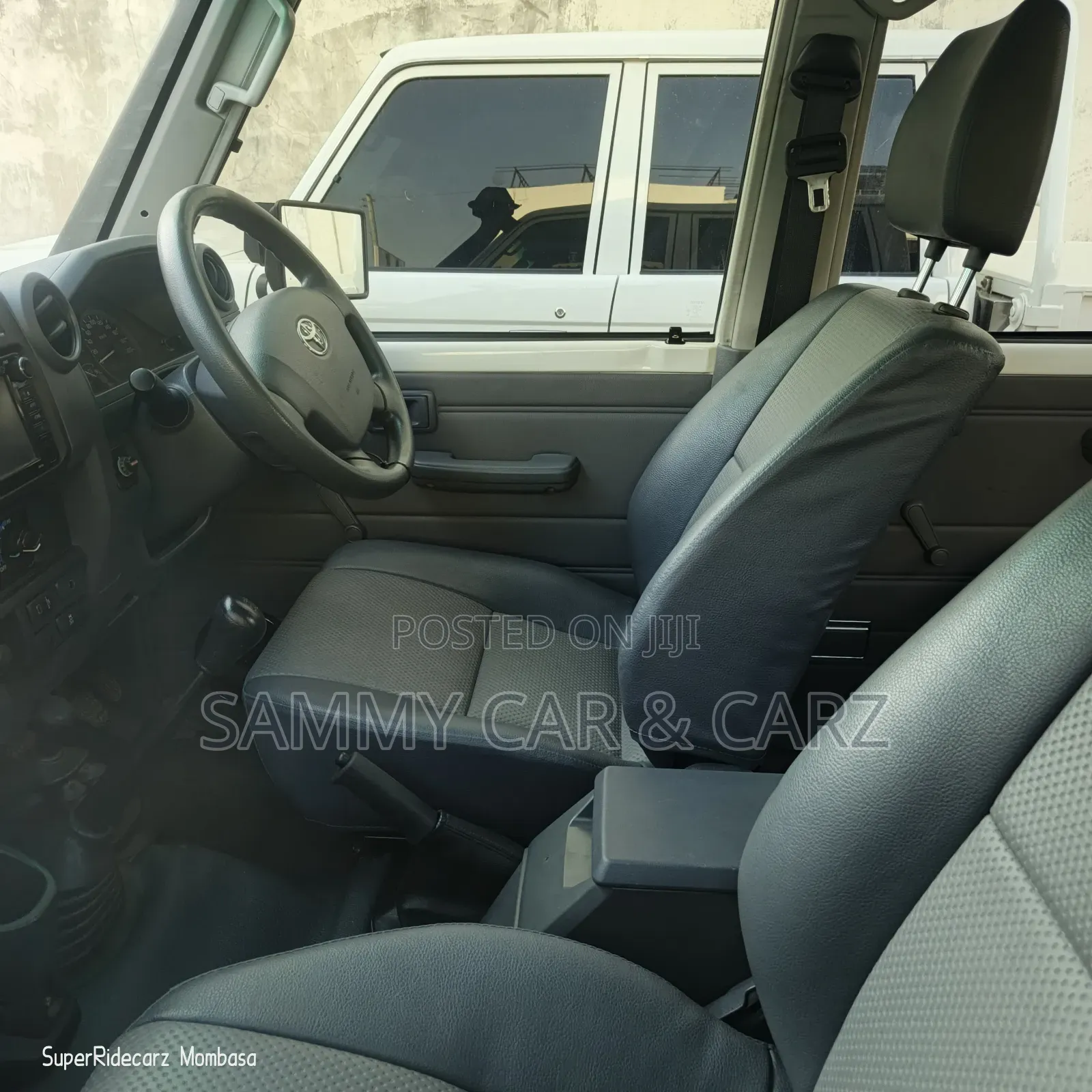 Toyota Land Cruiser 2019 White