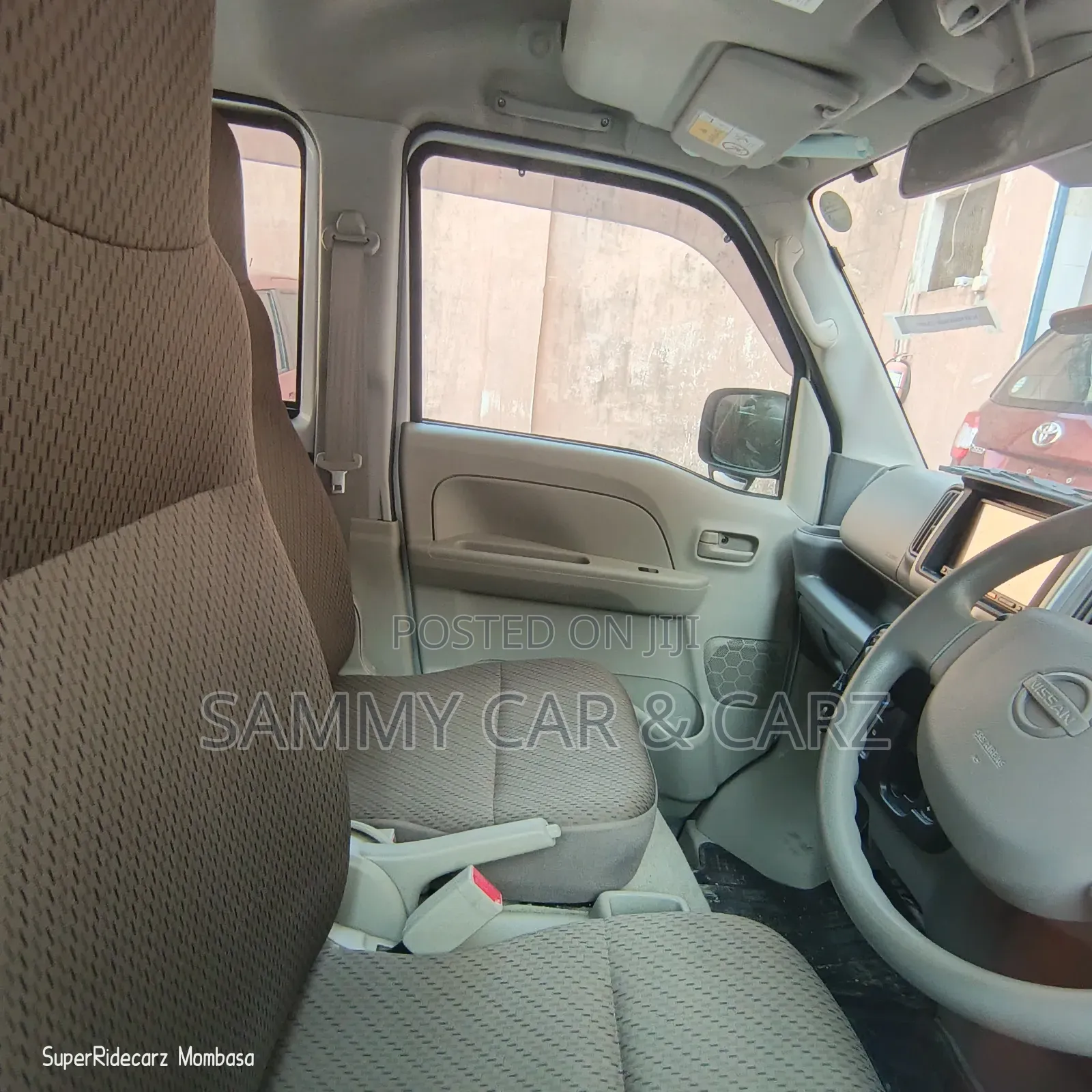Nissan 100 2018 Silver