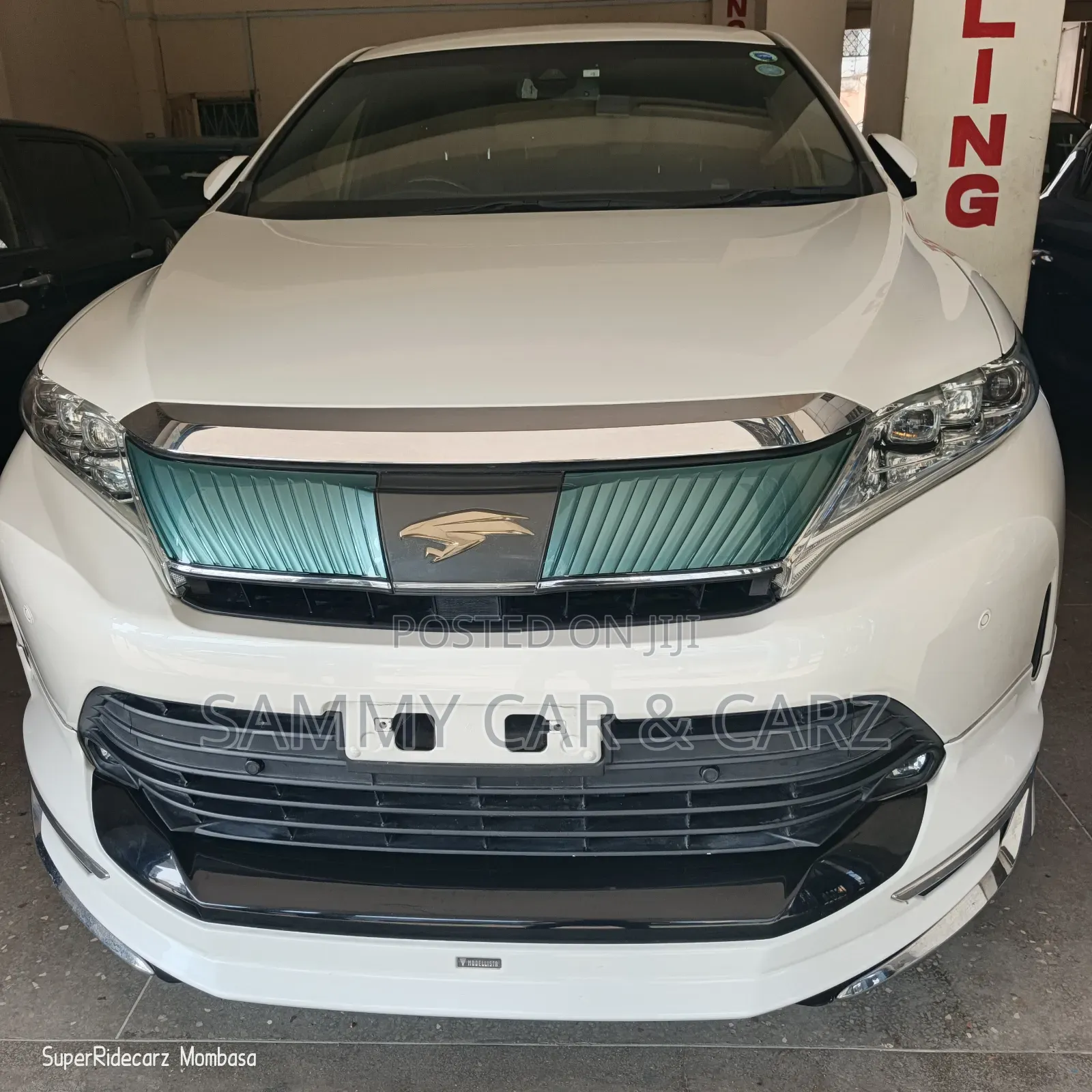 Toyota Harrier 2.0 4WD 2018 White