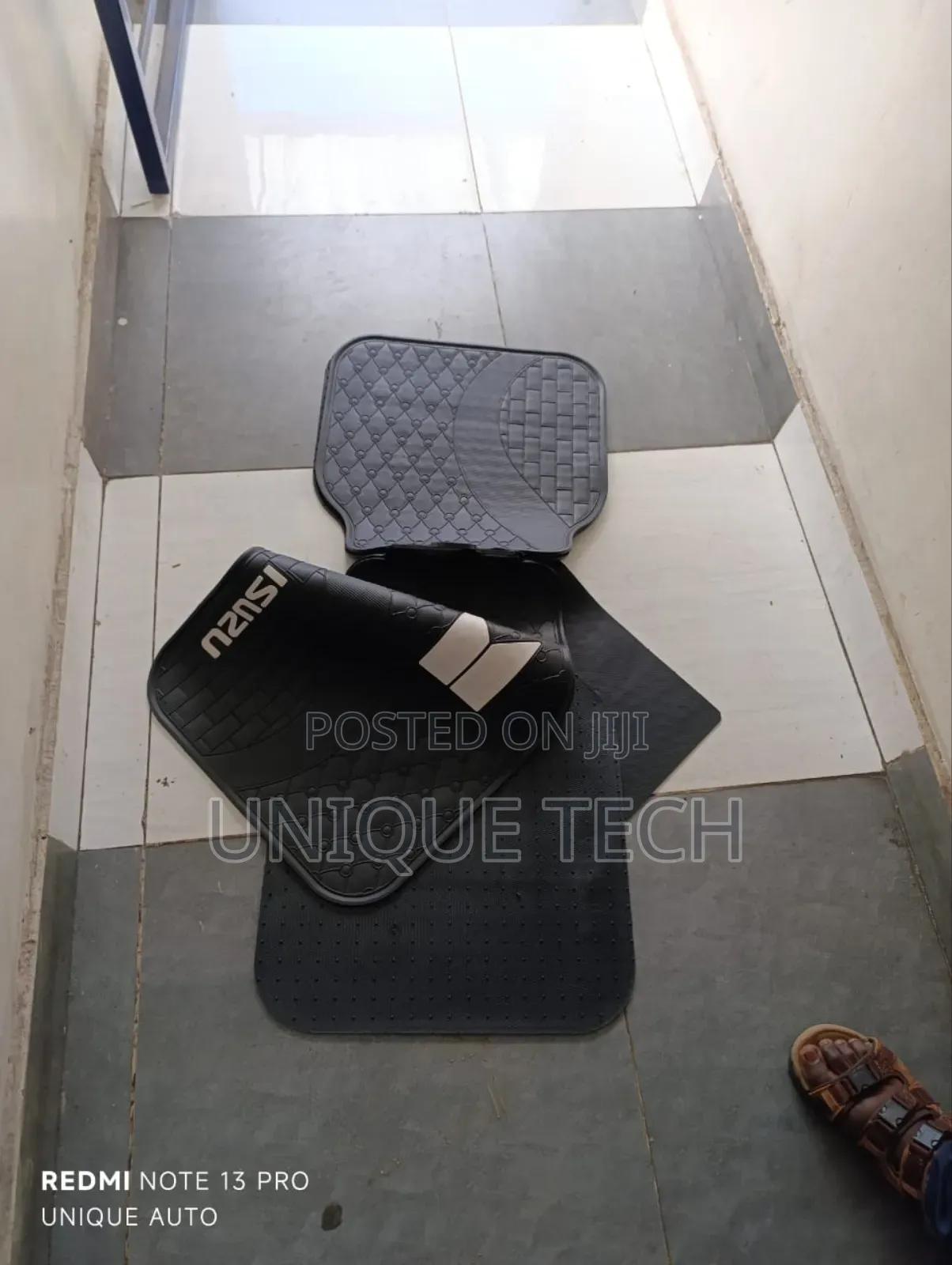 All-Weather Isuzu Rubber Mat for Car Floor Safety