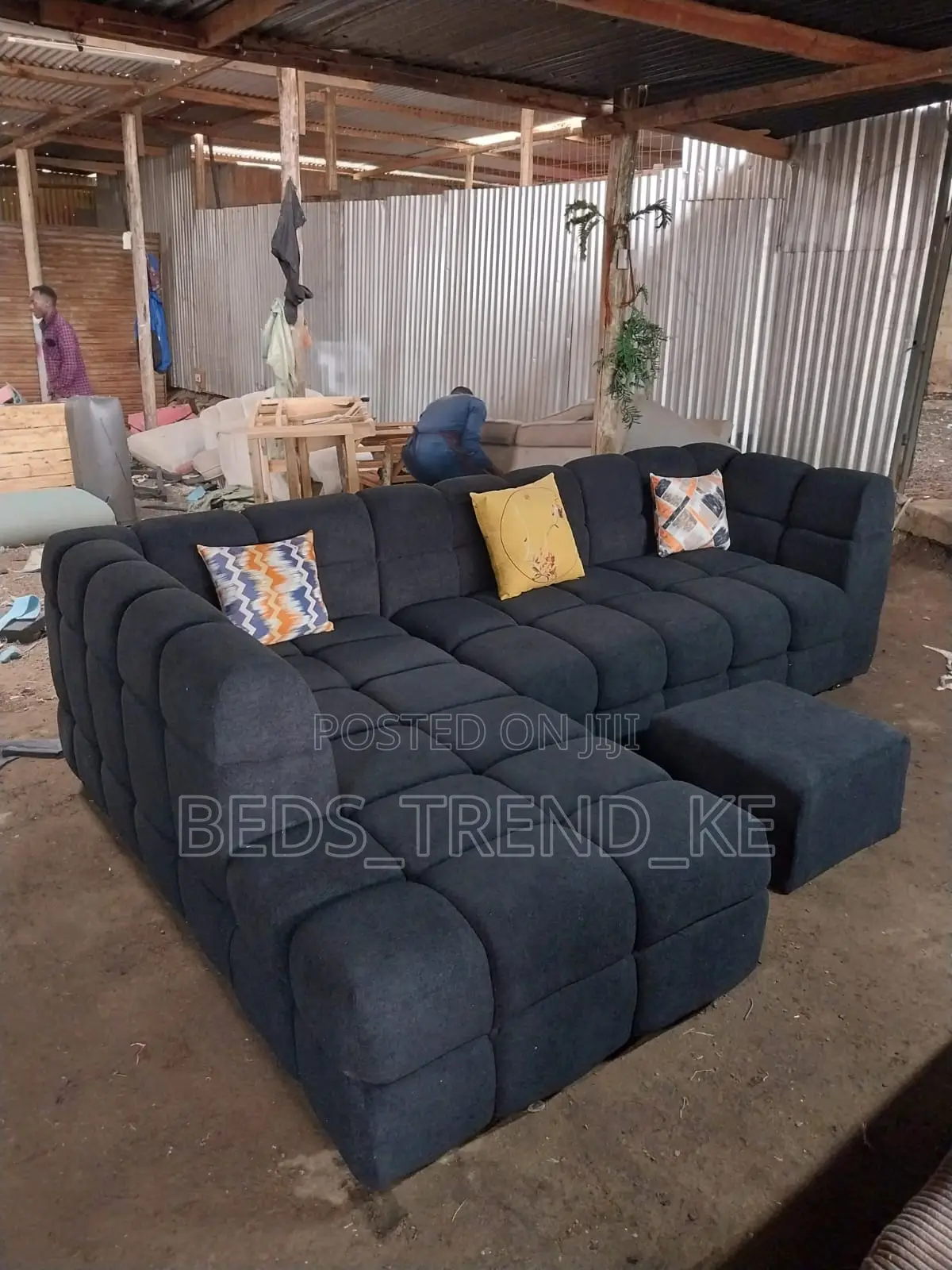 Baautiful Black 6 Seater Bubble L Seat Sofa