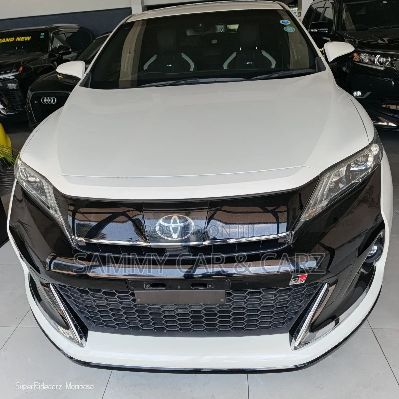 Toyota Harrier 2.0 Turbo 2018 White