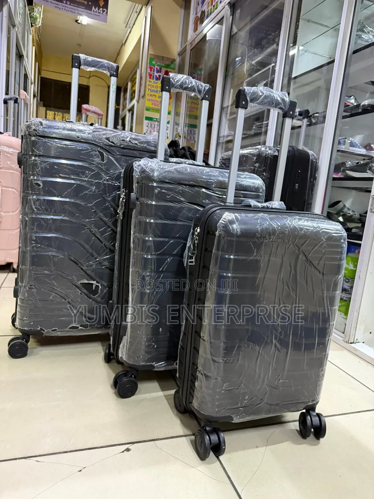Black 3 In1 Rubber Set of Suitcase in Size 4