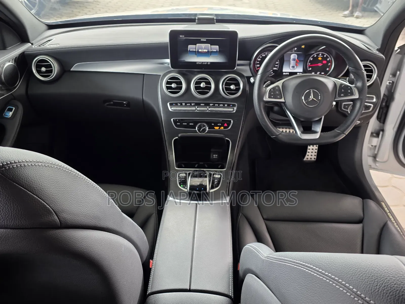 Mercedes-Benz C200 2018 Ivory