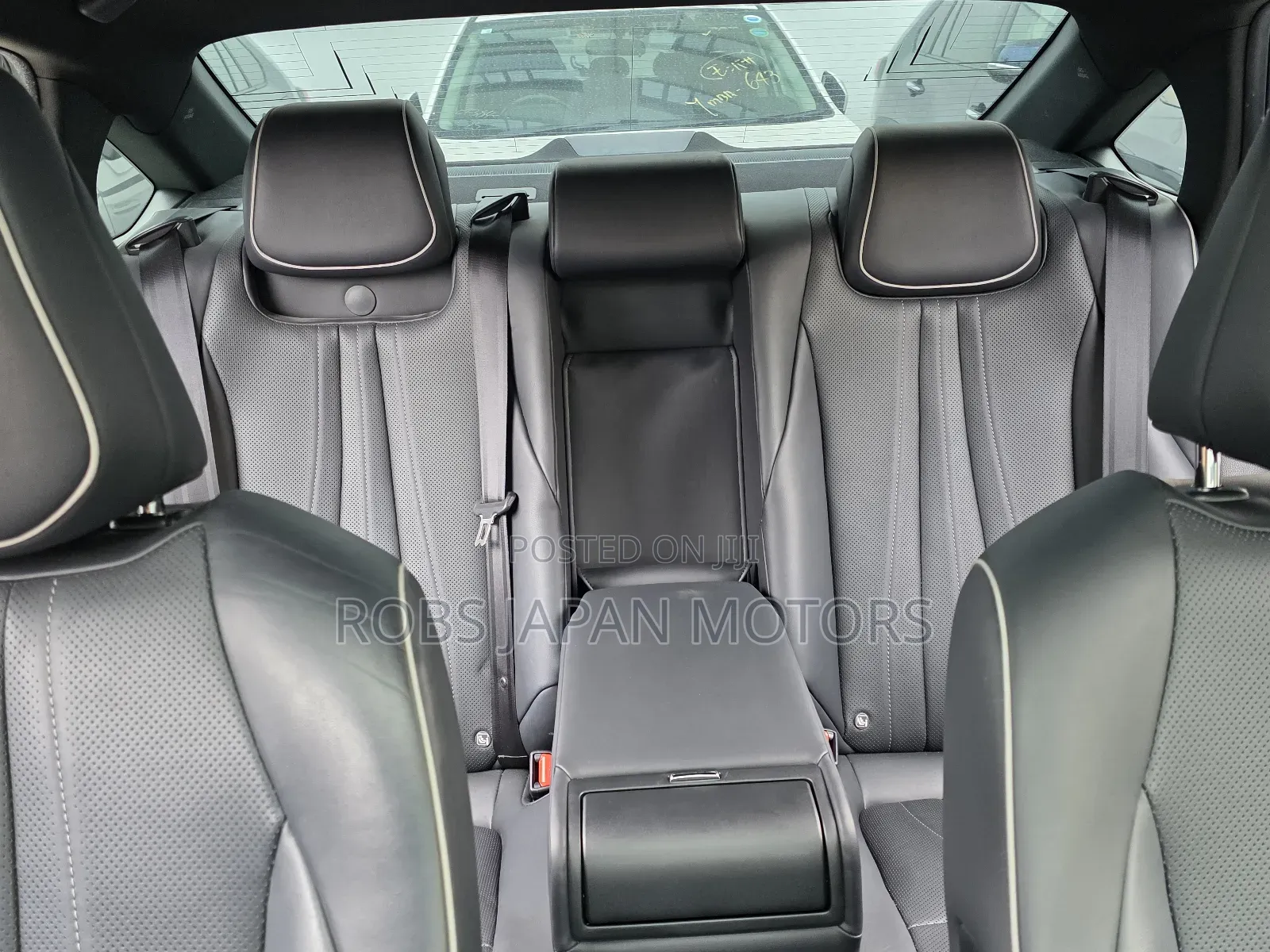 Toyota Crown 2019 Pearl
