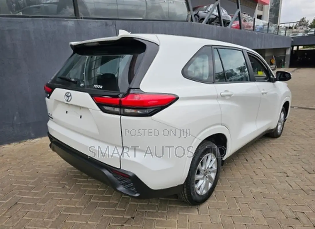 New Toyota Innova 2024 White
