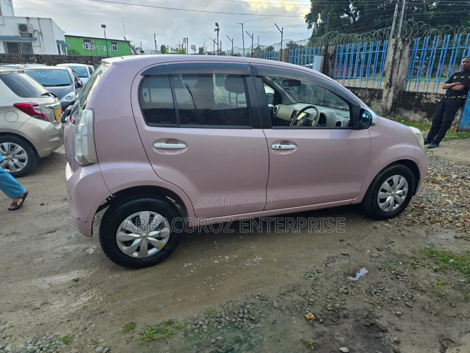 Toyota Passo 1.0 AWD 2015 Pink