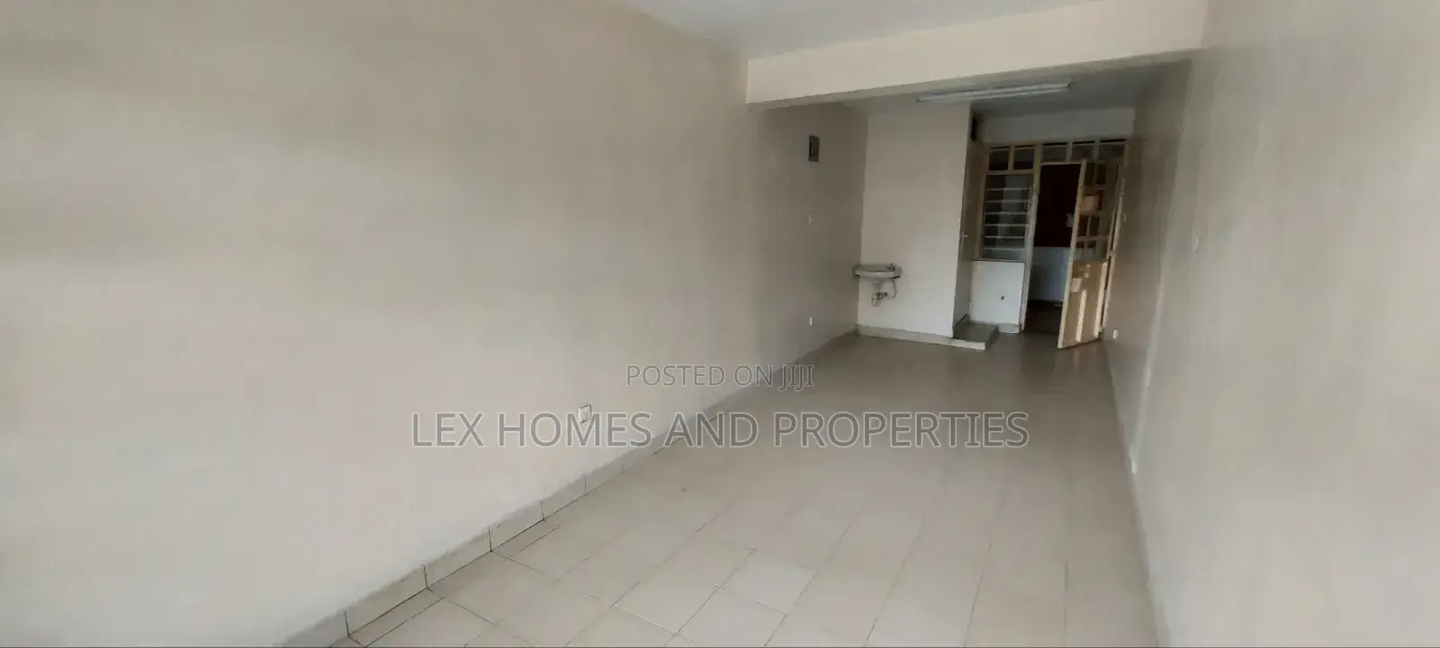 Office to Let Facing Road