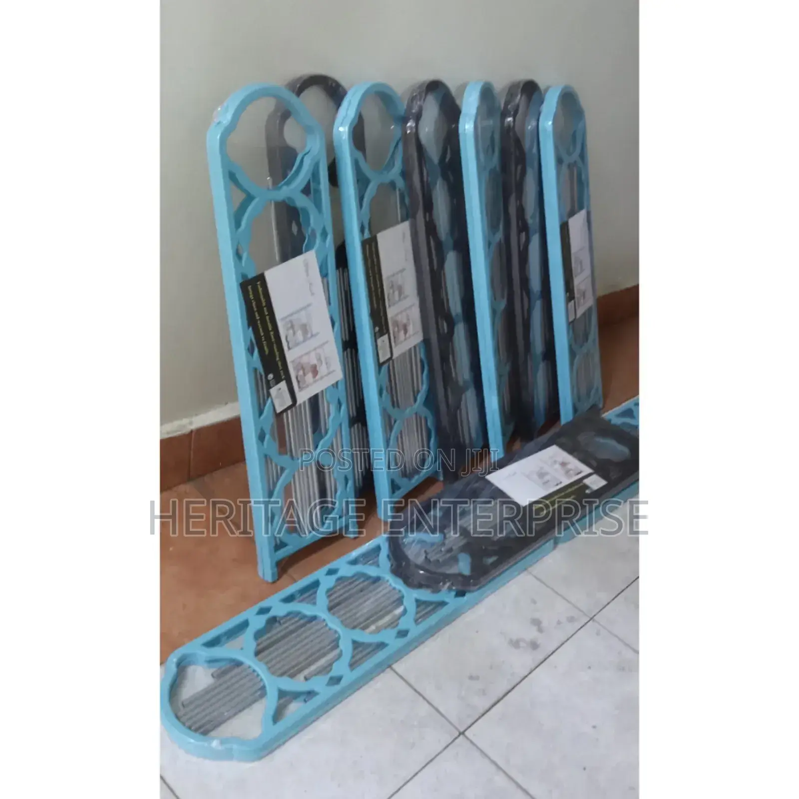 Shoe Rack in Black and Blue