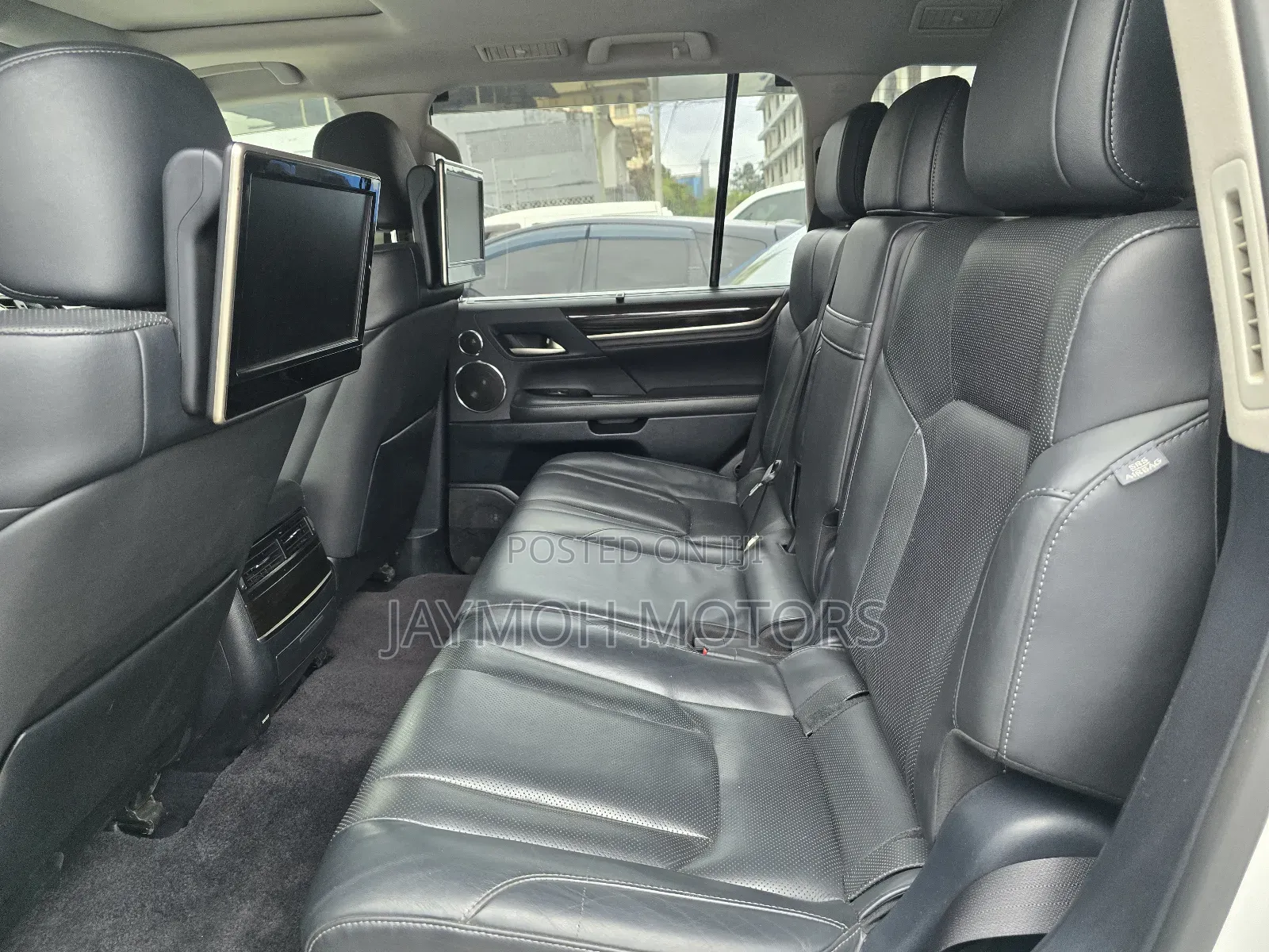 Lexus LX 2017 White