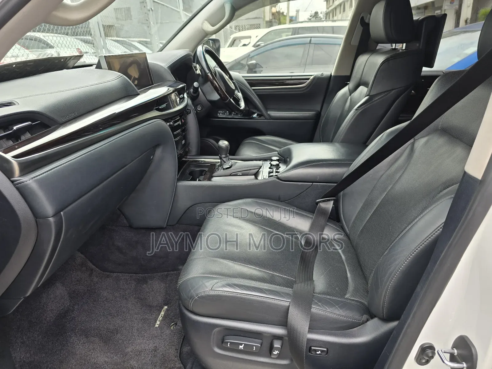 Lexus LX 2017 White