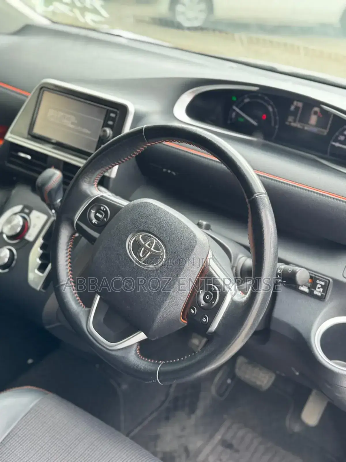 Toyota Sienta 1.5 Hybrid FWD (6-seater) 2018 Silver