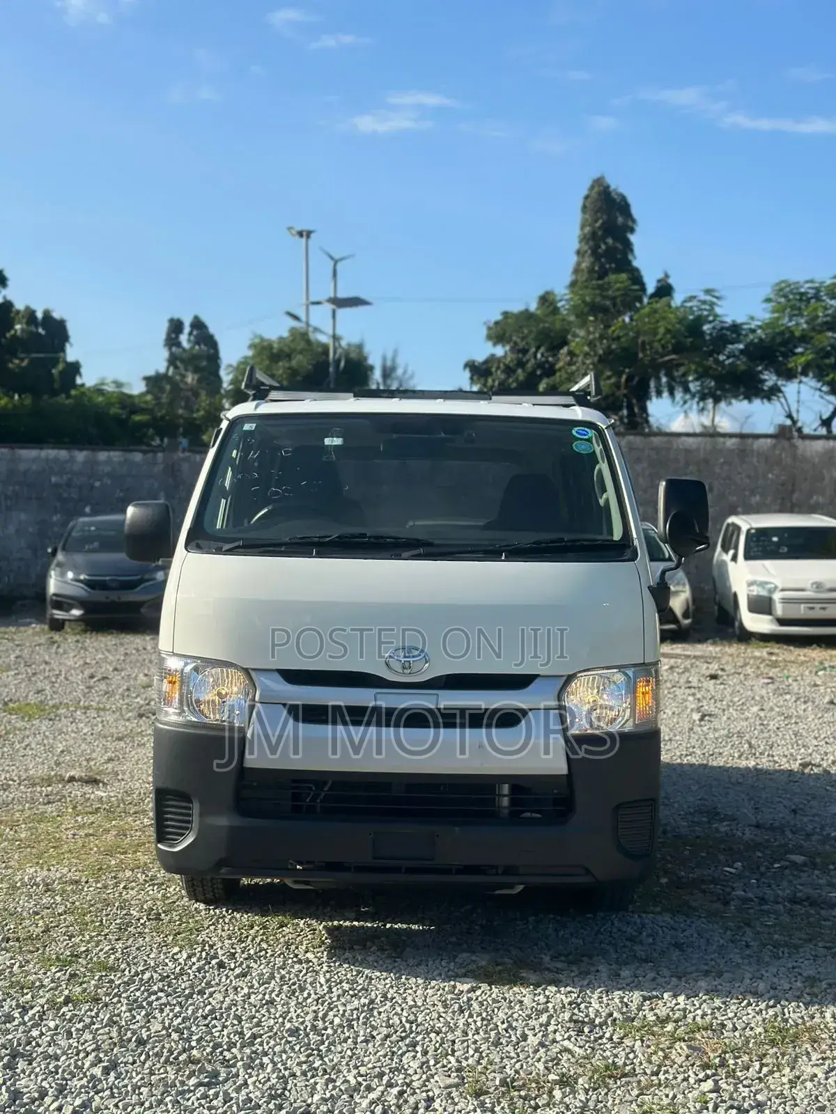 Toyota HiAce 2019 White