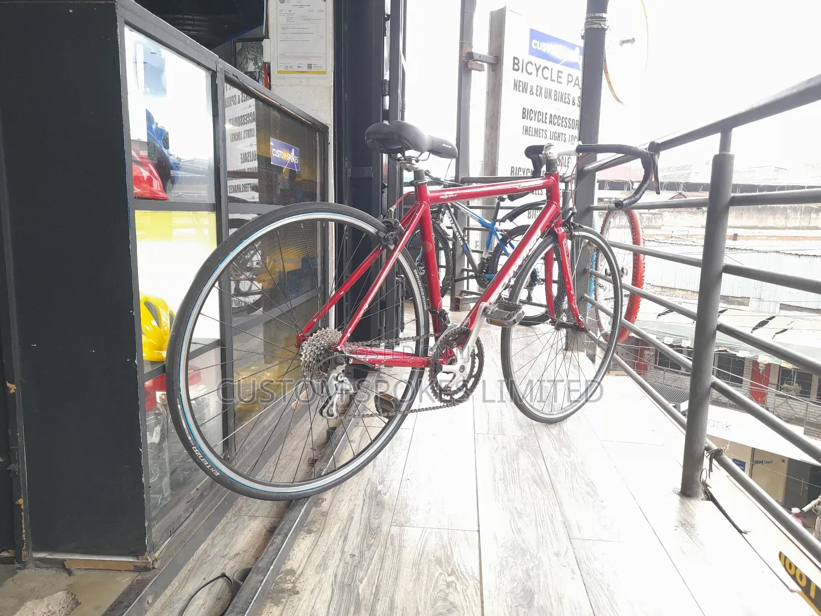 Ex Uk Aluminum Schwinn 700 2x8 Road Bike